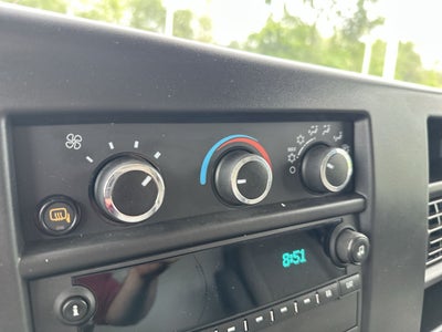 2025 GMC Savana Cutaway 3500 1WT