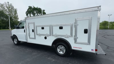 2025 GMC Savana Cutaway 3500 1WT