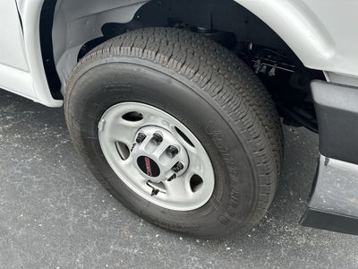 2025 GMC Savana Cutaway 3500 1WT