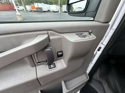 2025 GMC Savana Cutaway 3500 1WT