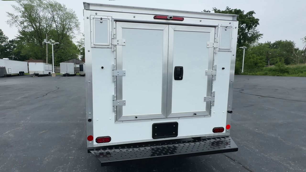 2025 GMC Savana Cutaway 3500 1WT