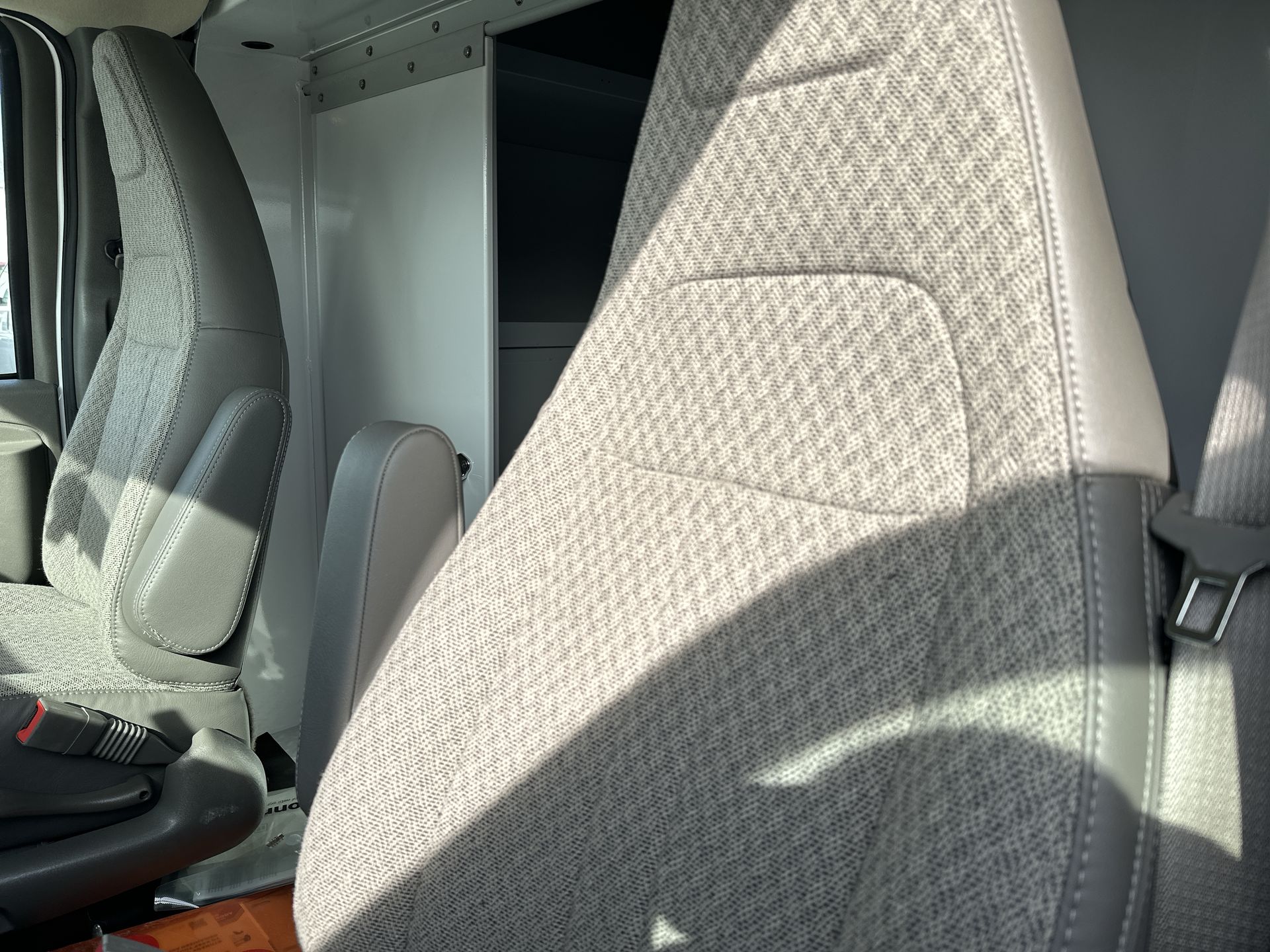 2026 GMC Savana Cutaway 3500 1WT