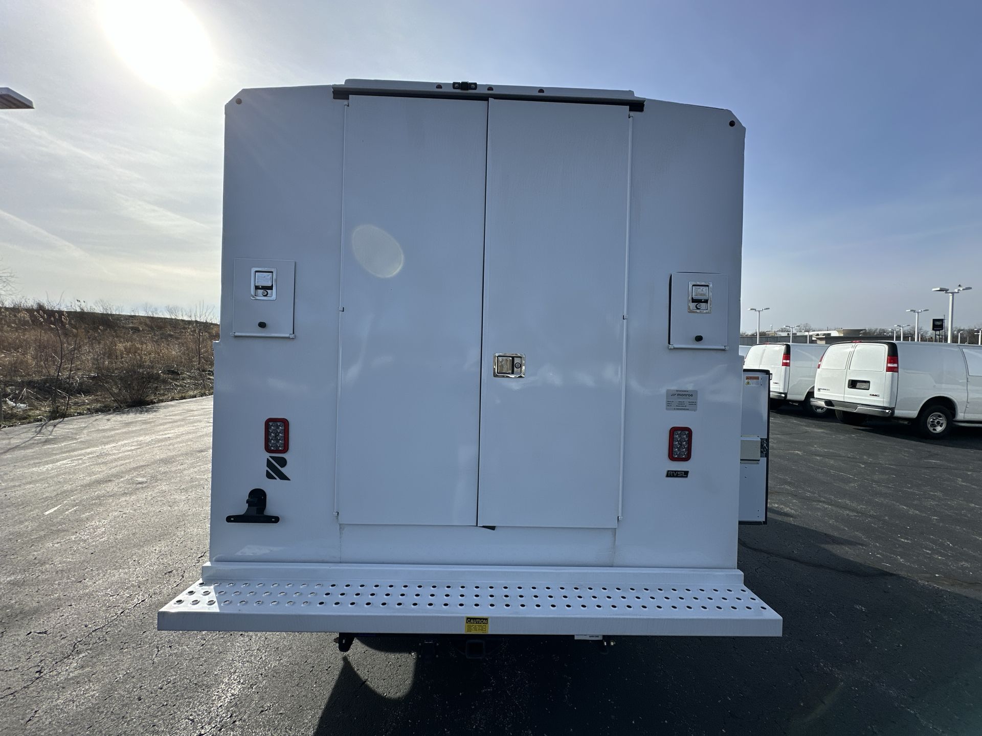 2026 GMC Savana Cutaway 3500 1WT