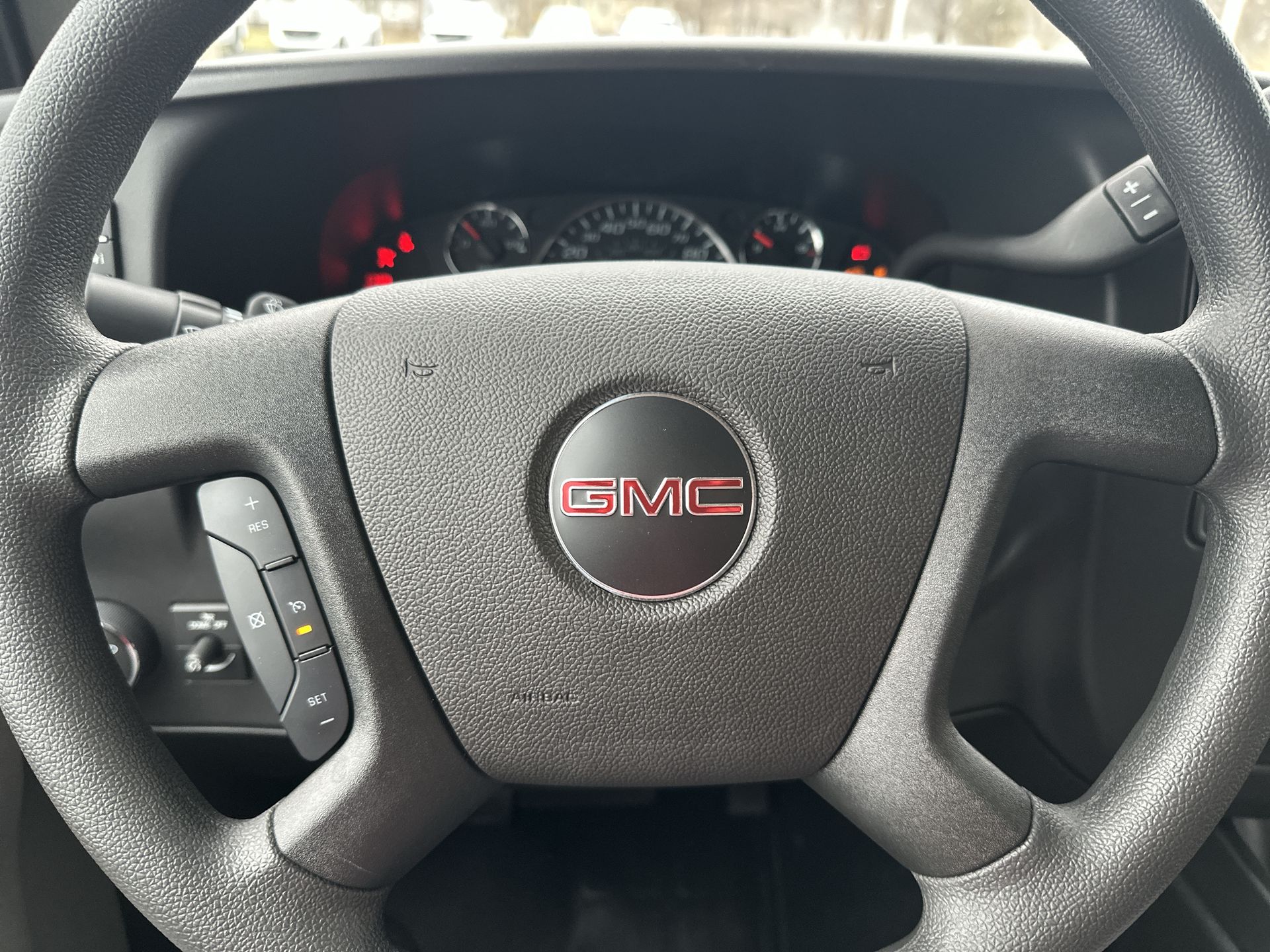 2026 GMC Savana Cutaway 3500 1WT