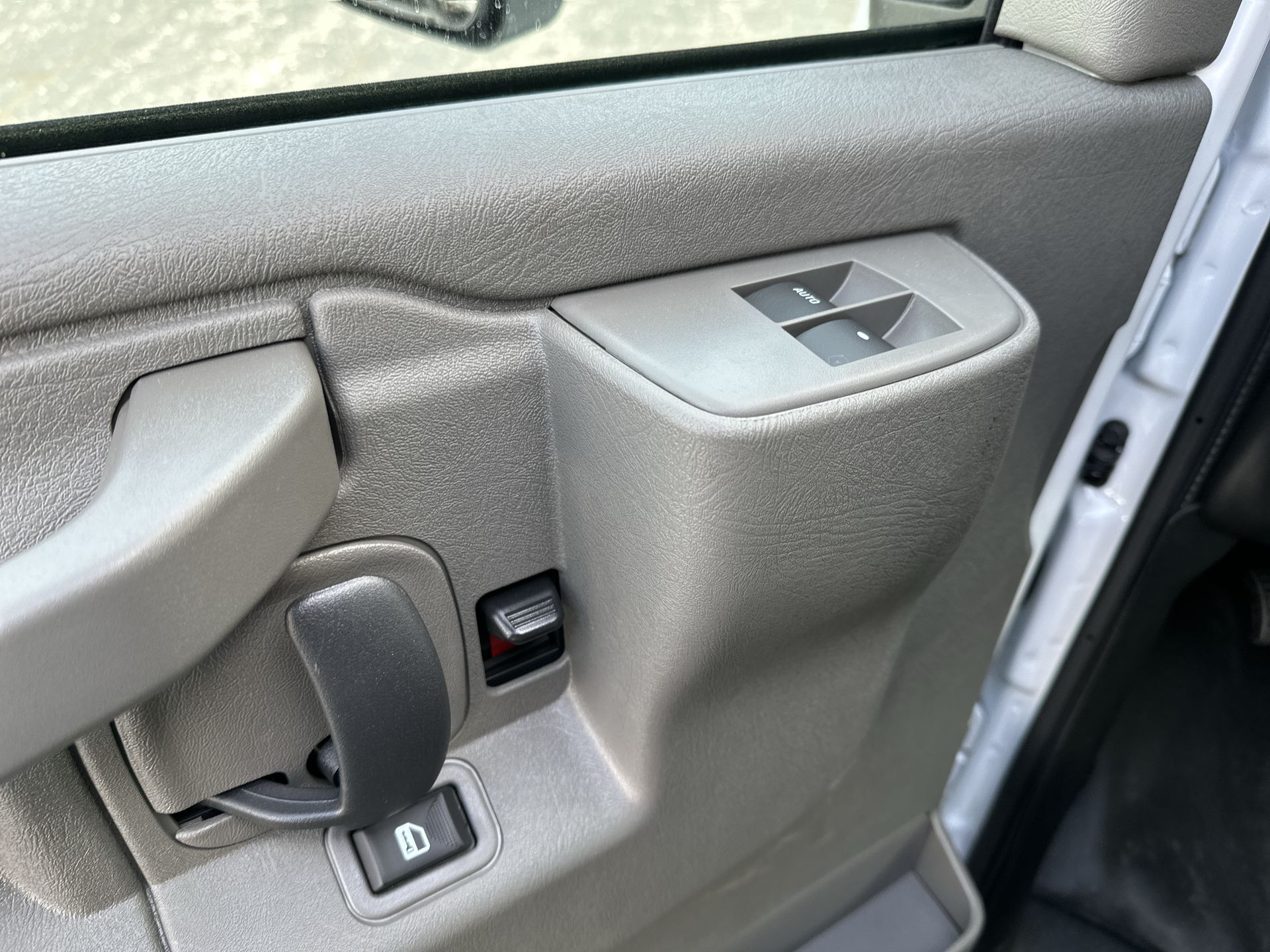 2026 GMC Savana Cutaway 3500 1WT