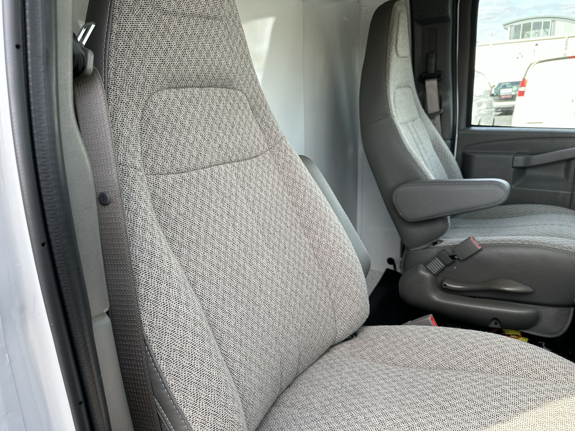 2026 GMC Savana Cutaway 3500 1WT