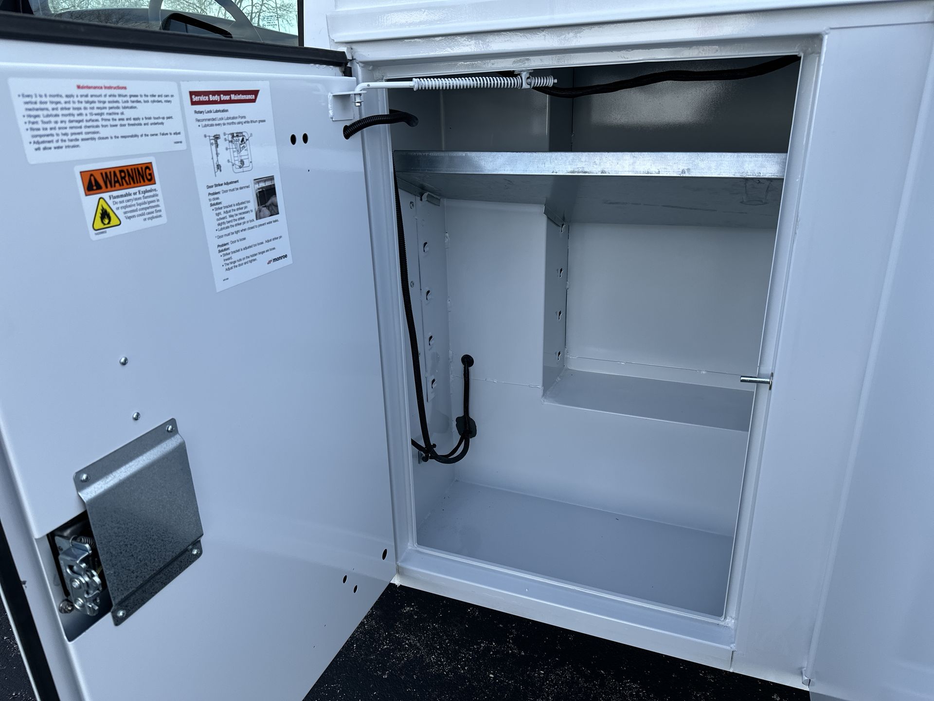 2026 GMC Savana Cutaway 3500 1WT