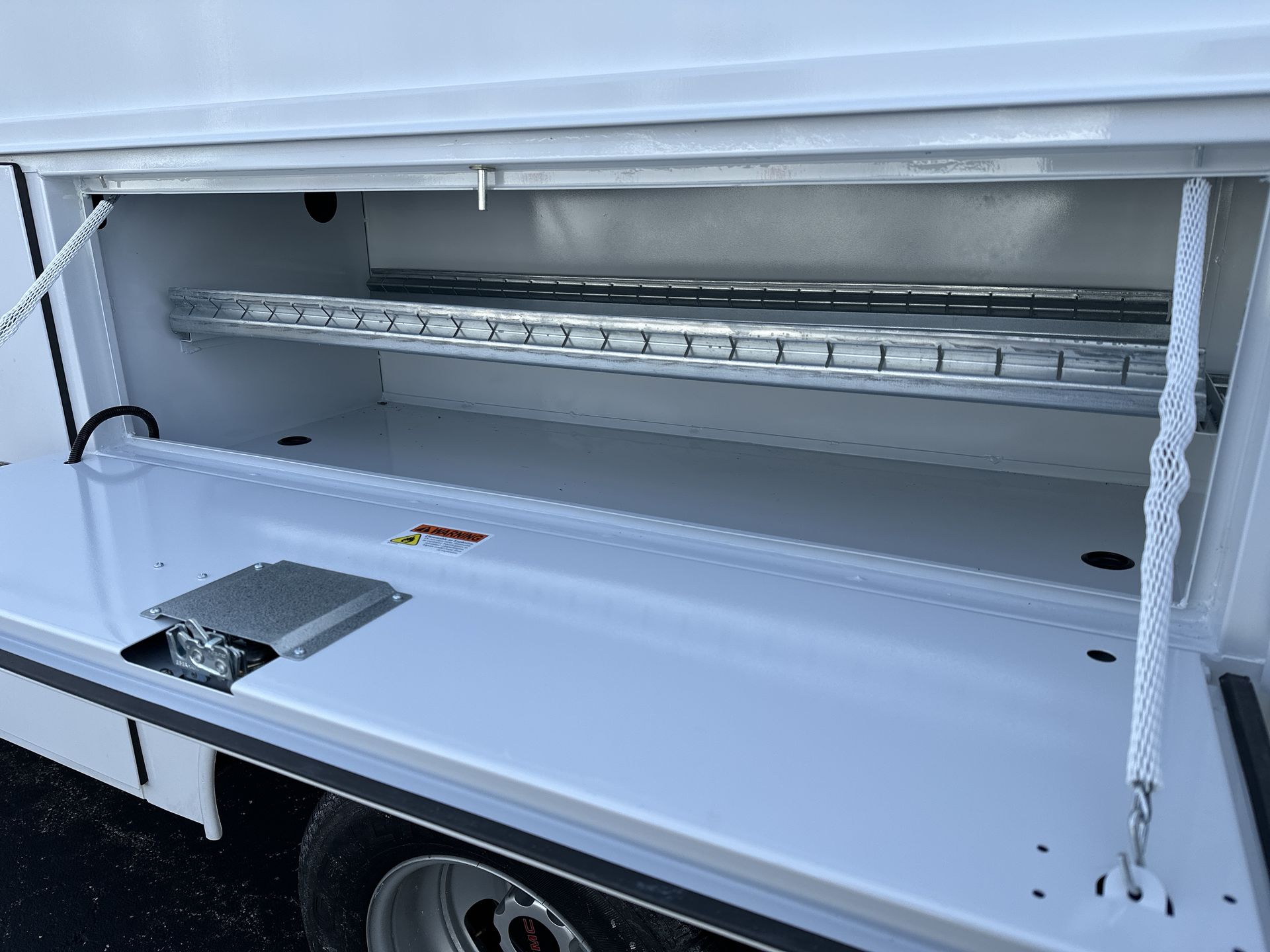 2026 GMC Savana Cutaway 3500 1WT