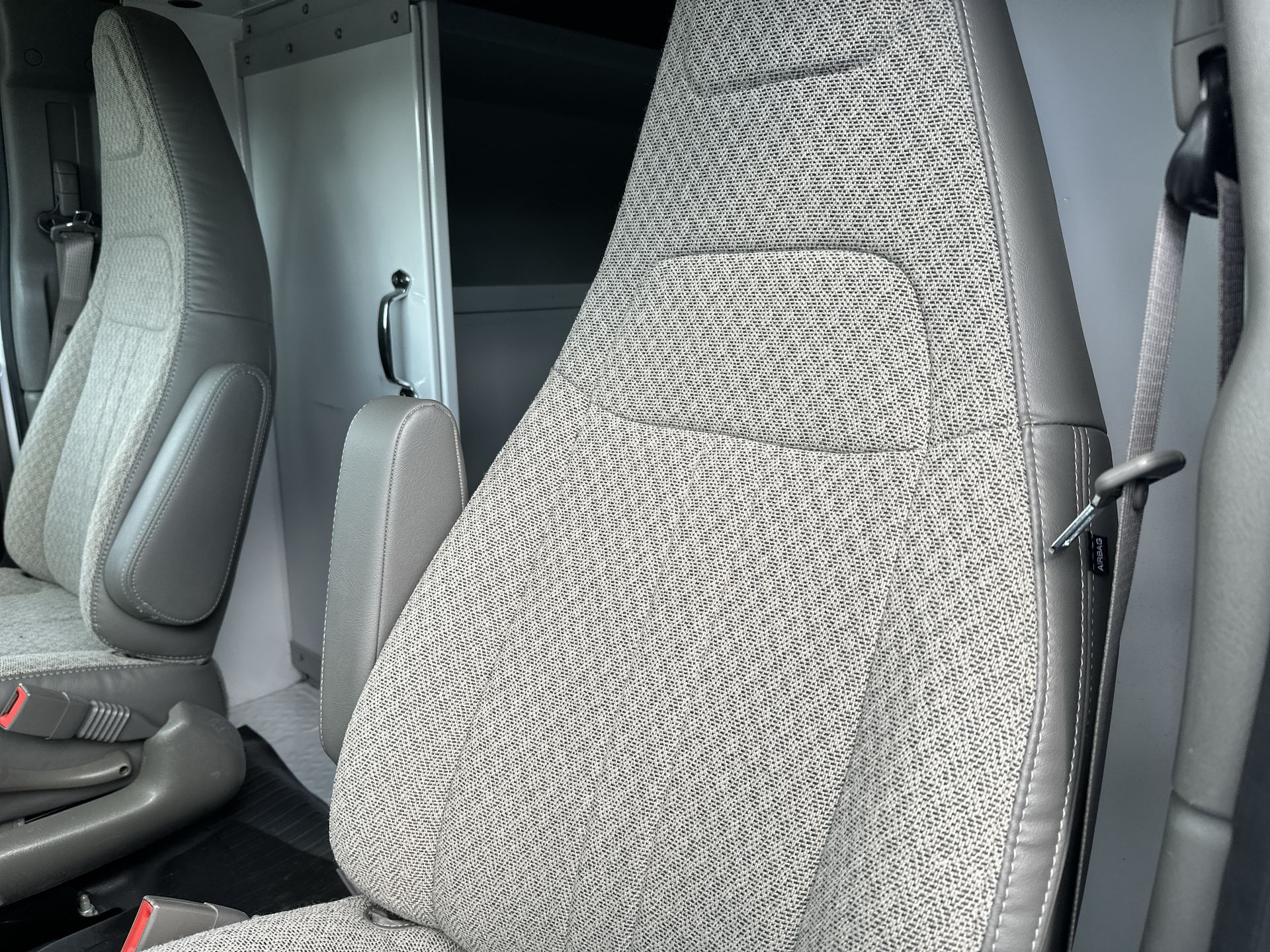 2026 GMC Savana Cutaway 3500 1WT