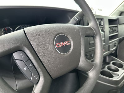 2026 GMC Savana Cutaway 3500 1WT