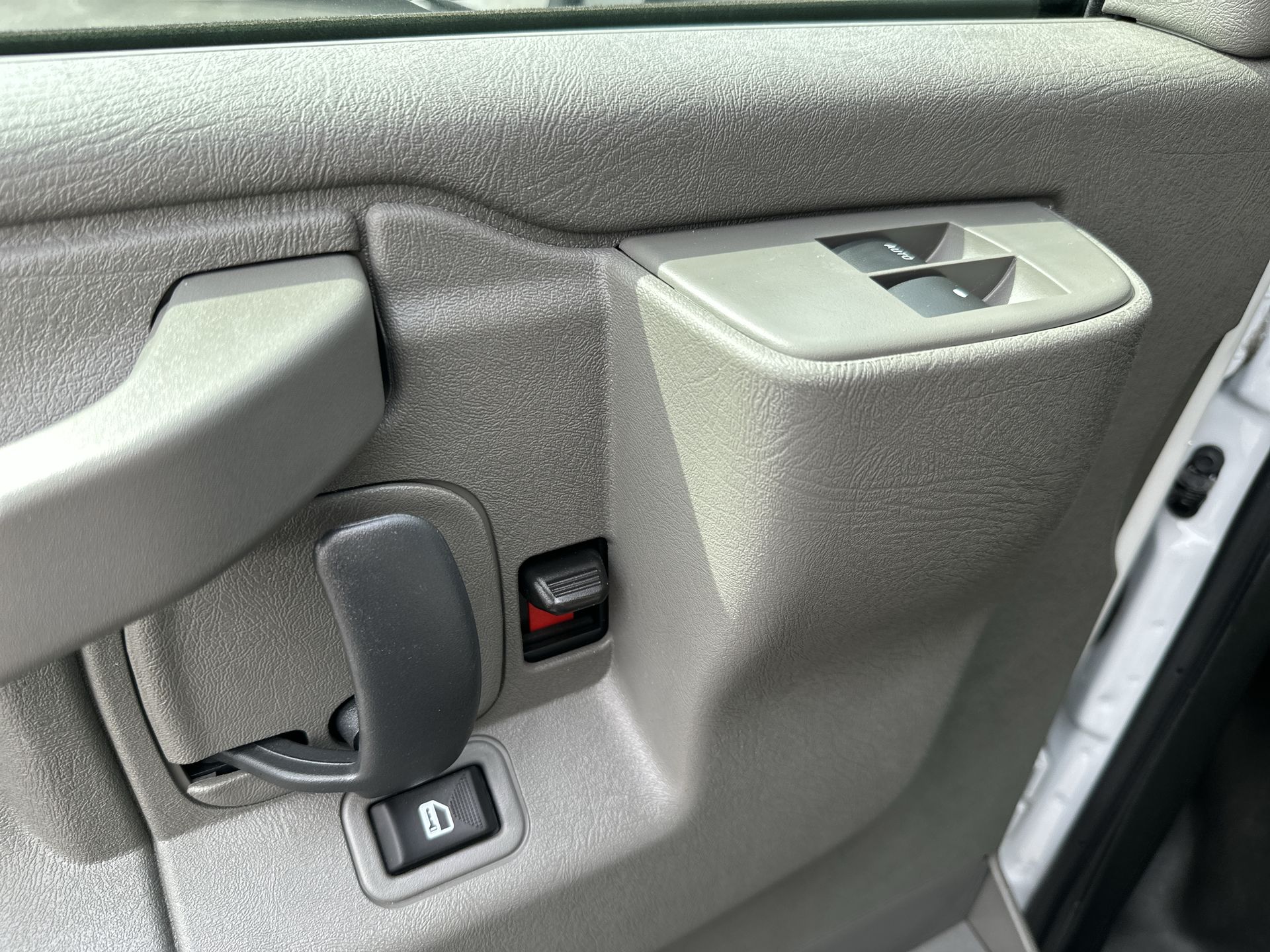 2025 GMC Savana Cutaway 3500 1WT