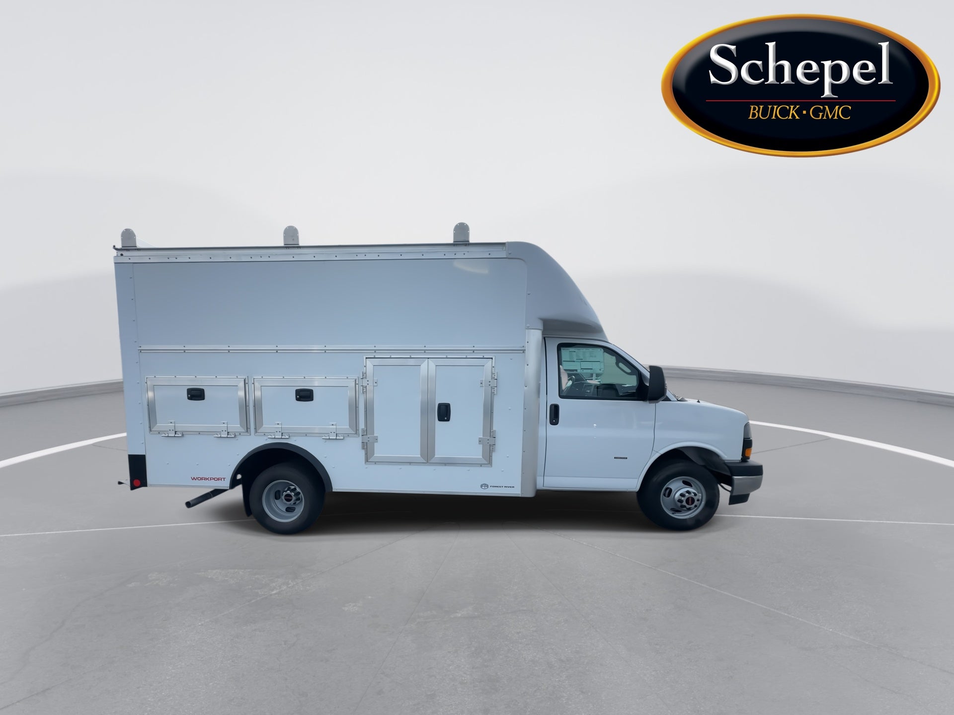 2025 GMC Savana Cutaway 3500 1WT