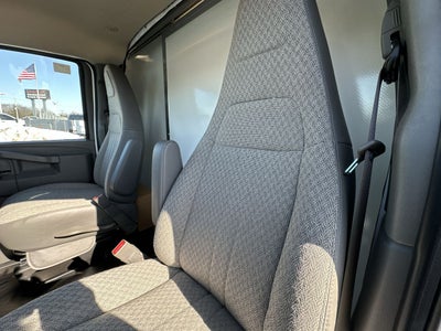 2025 GMC Savana Cutaway 3500 1WT