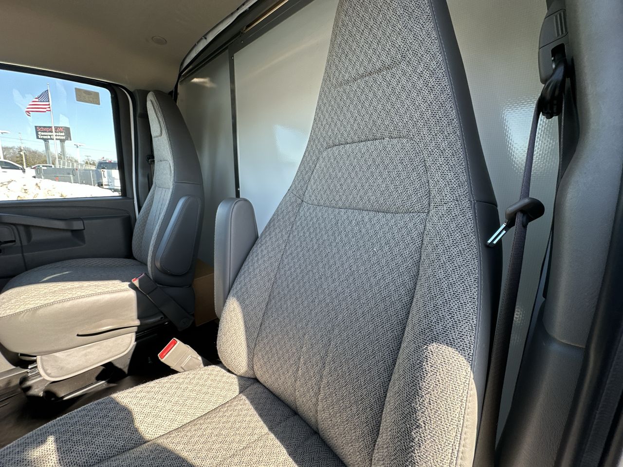 2025 GMC Savana Cutaway 3500 1WT