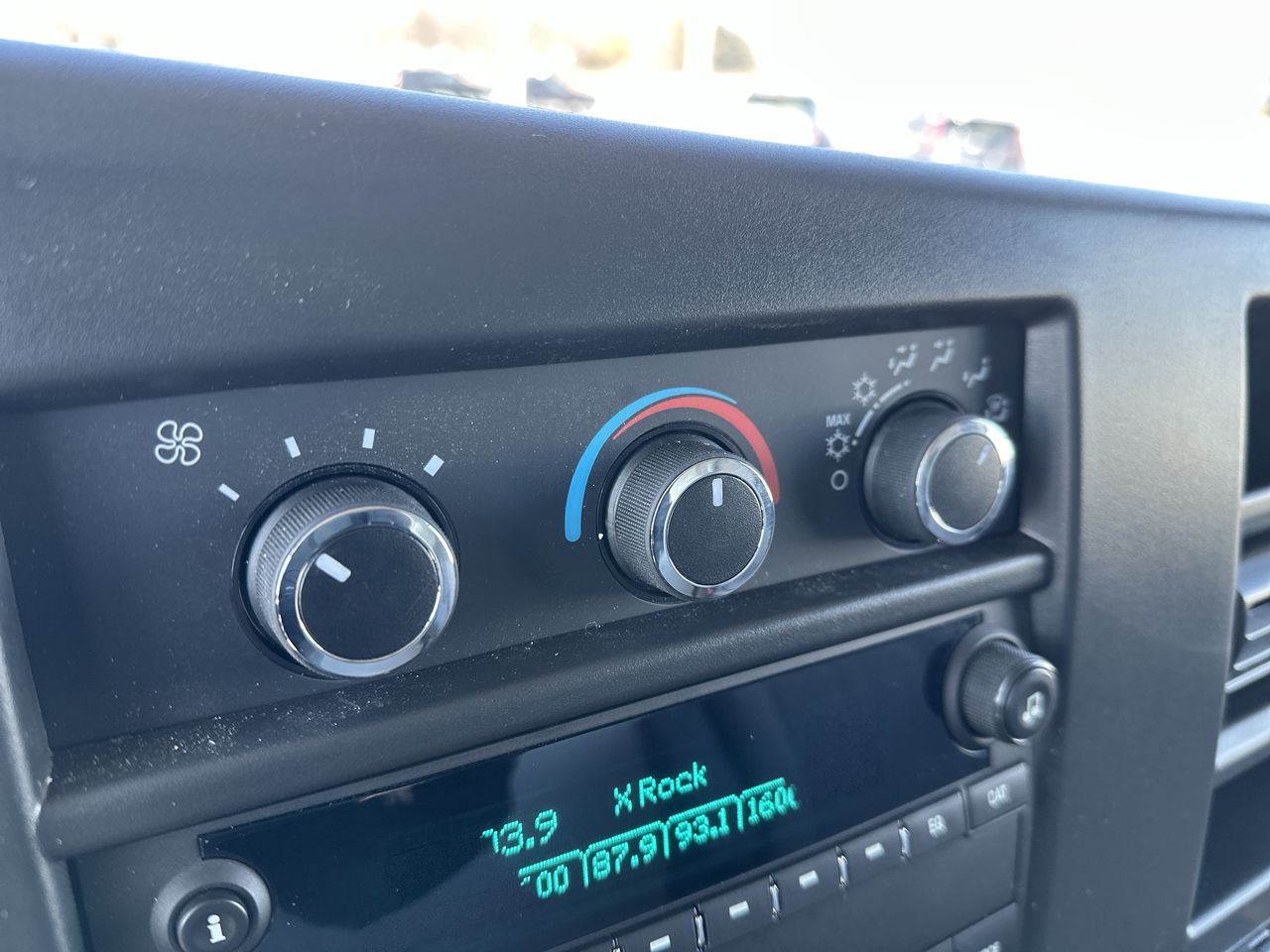 2025 GMC Savana Cutaway 3500 1WT