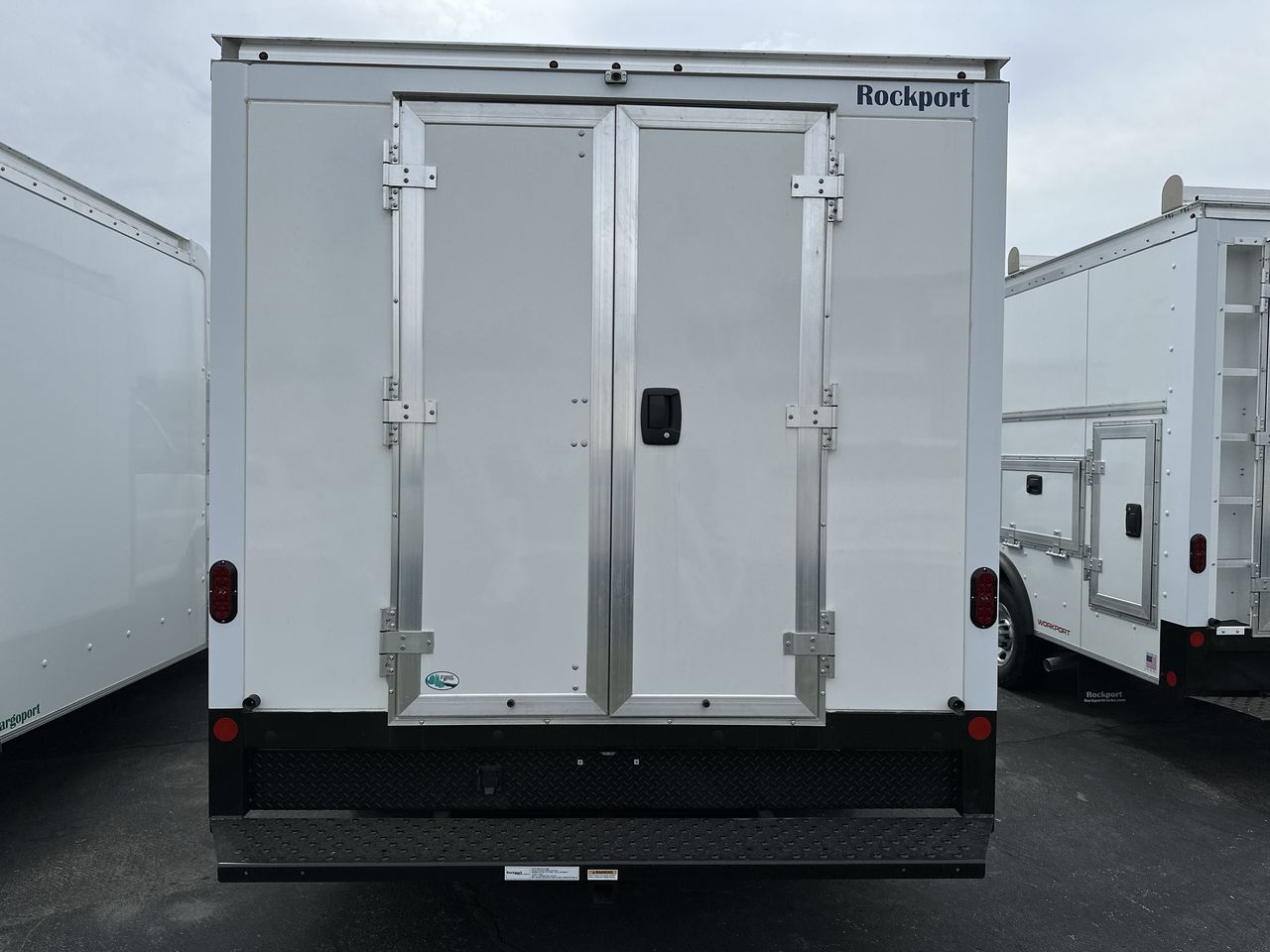 2025 GMC Savana Cutaway 3500 1WT