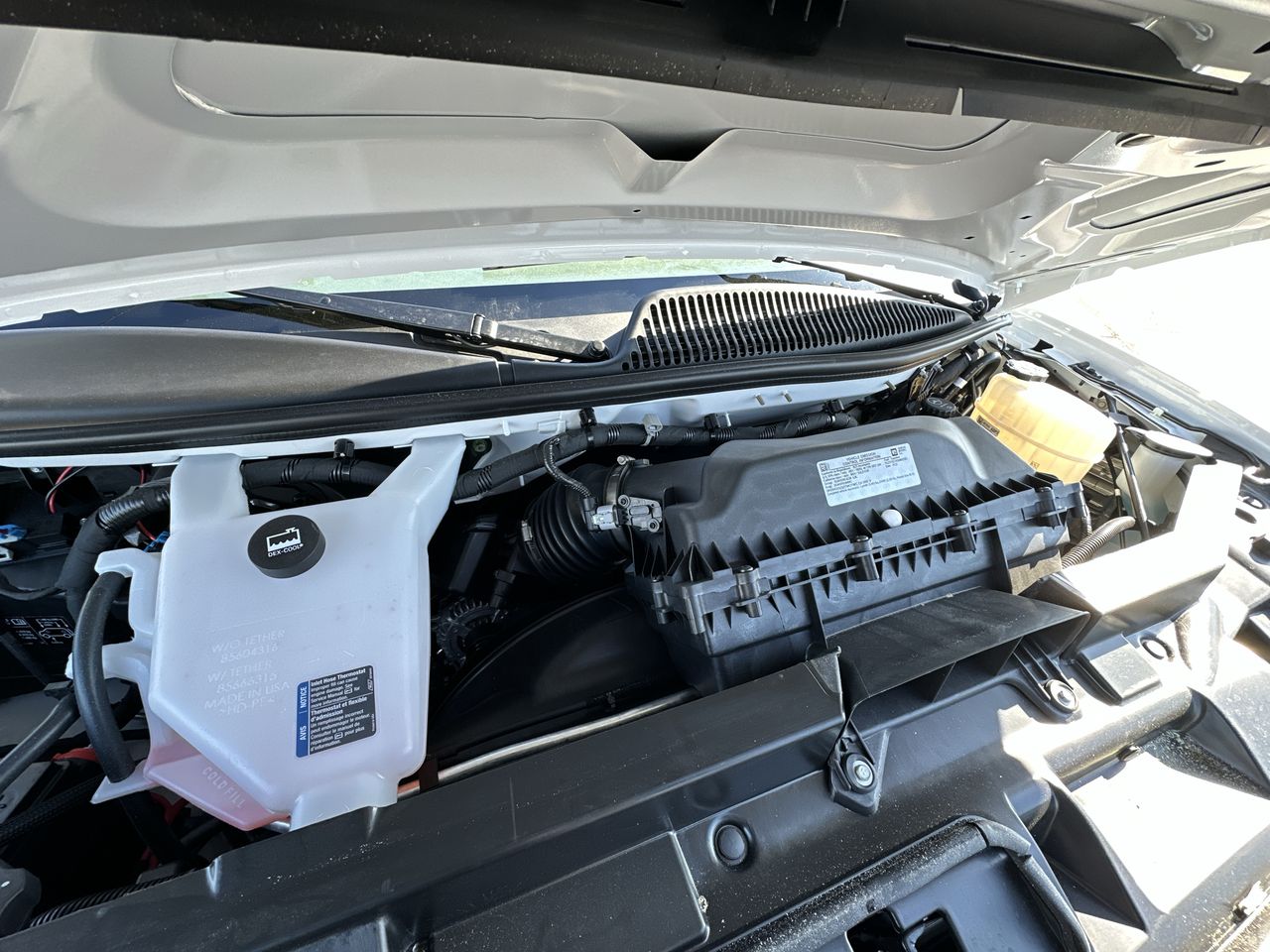 2025 GMC Savana Cutaway 3500 1WT