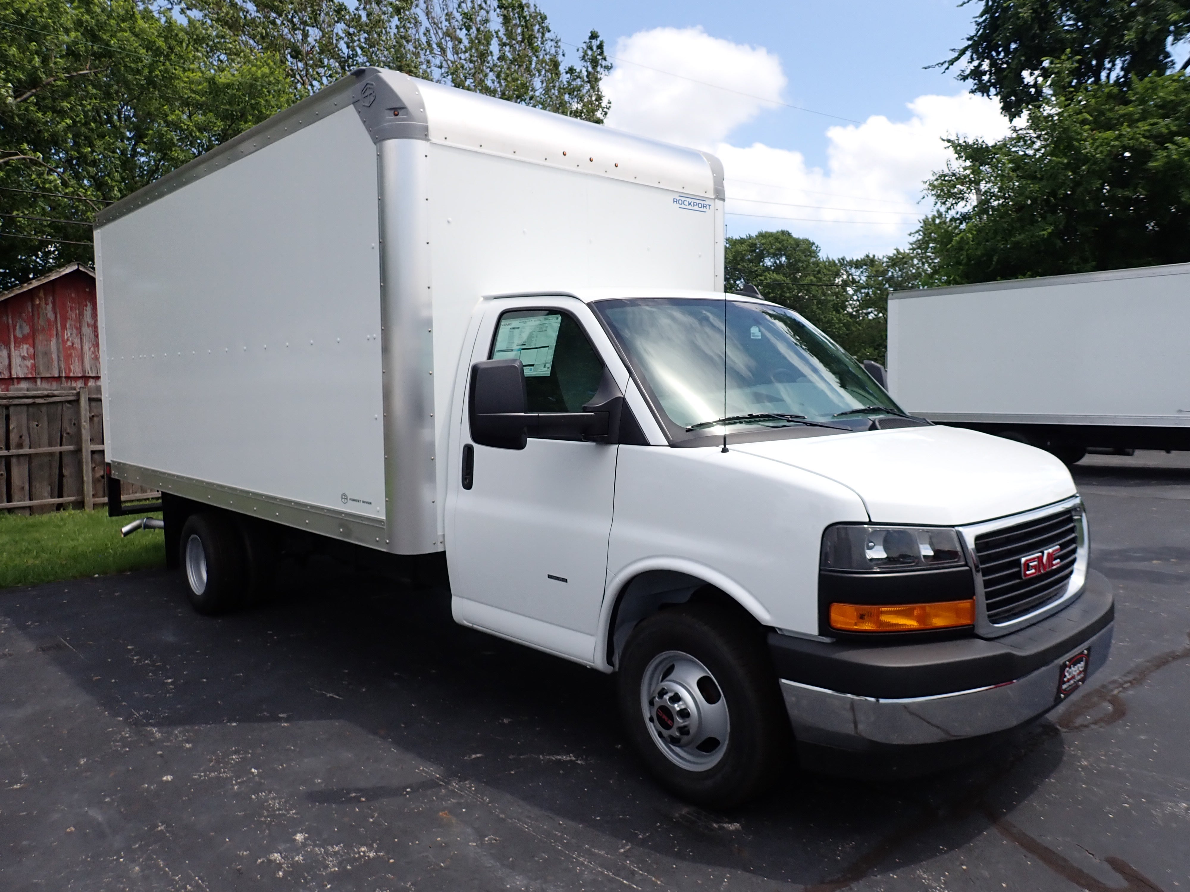 2026 GMC Savana Cutaway 3500 1WT