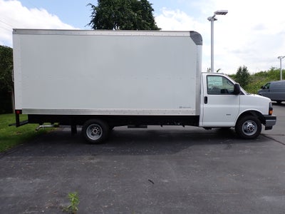 2026 GMC Savana Cutaway 3500 1WT