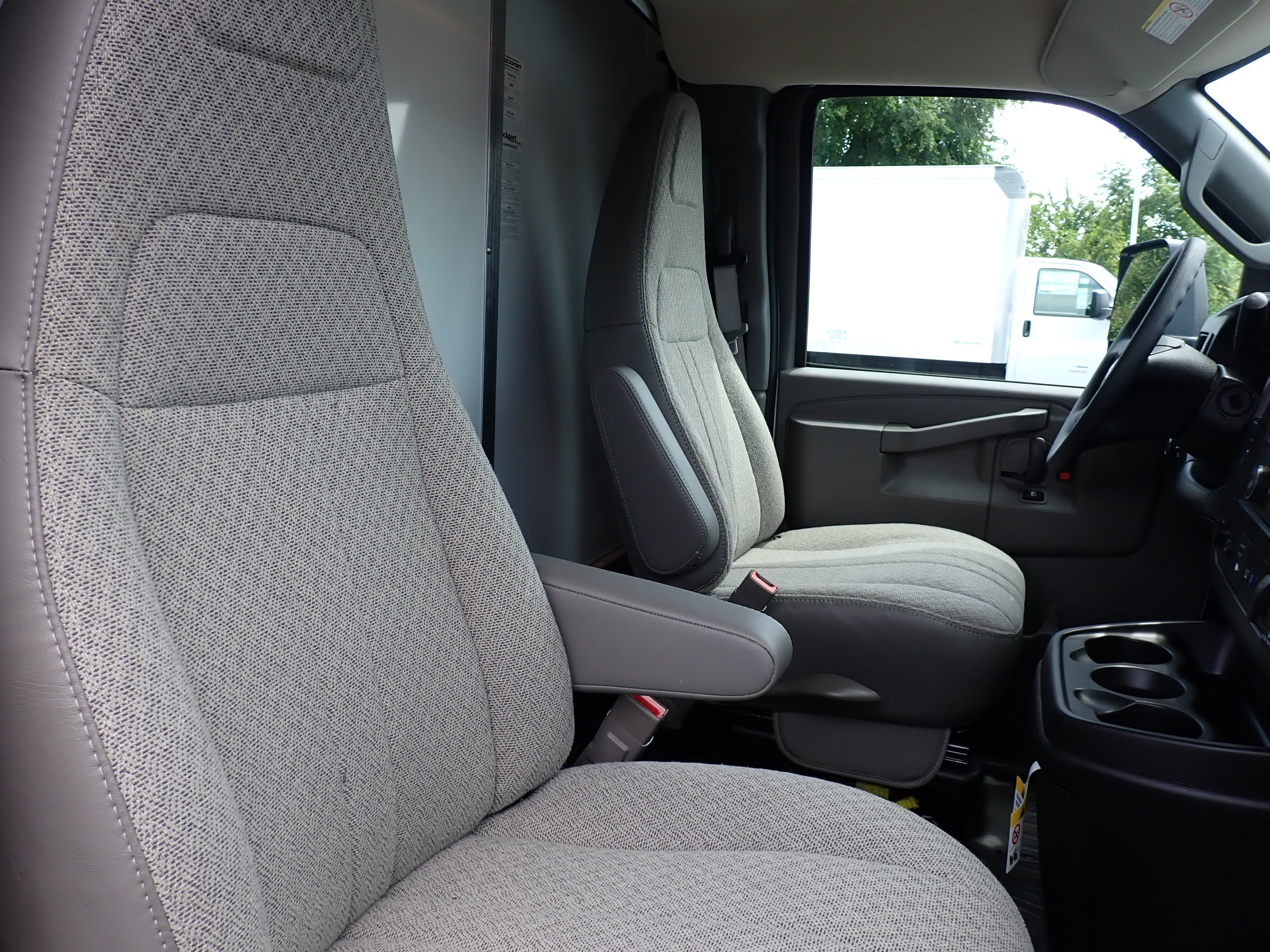 2026 GMC Savana Cutaway 3500 1WT