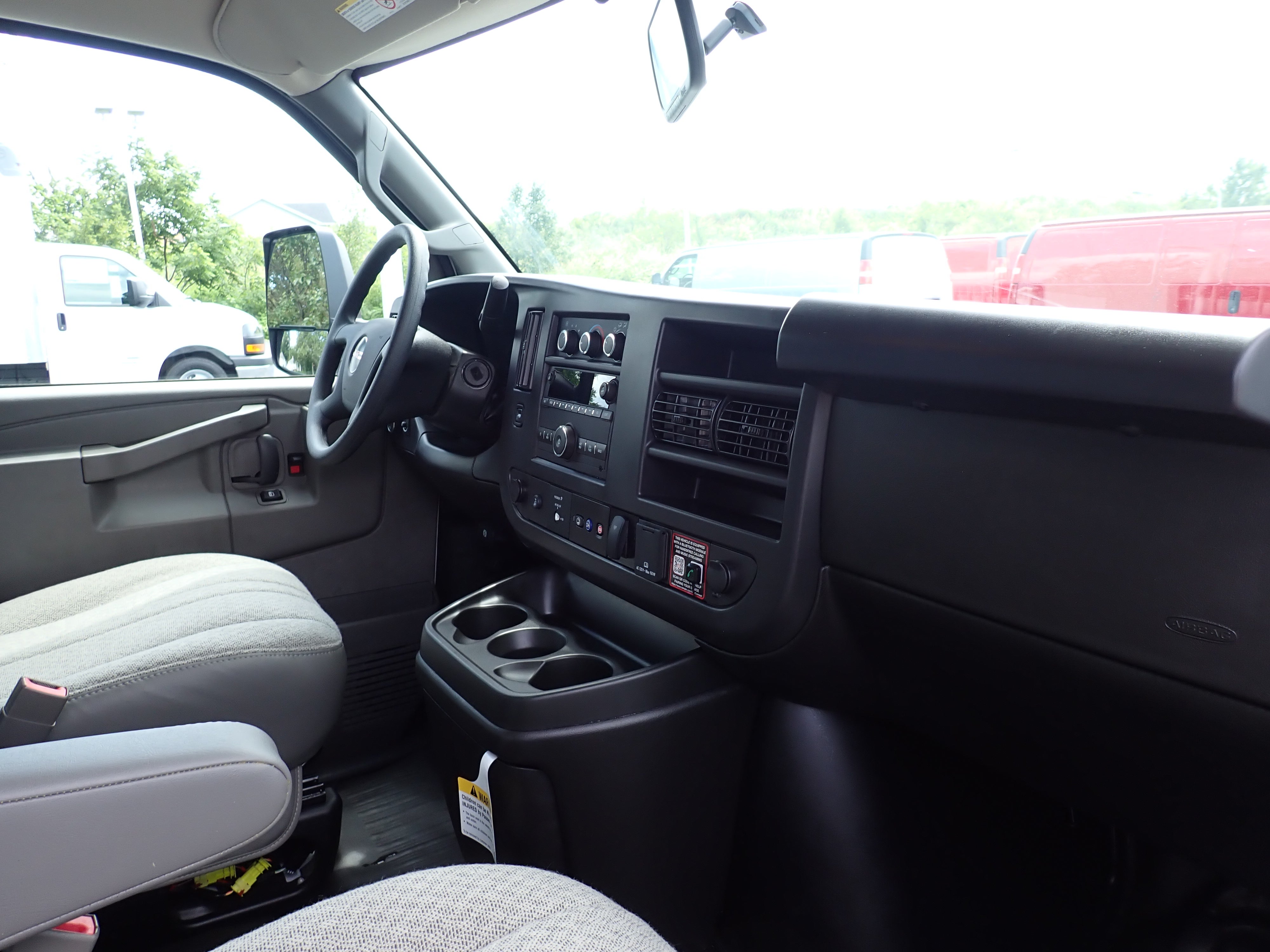 2026 GMC Savana Cutaway 3500 1WT