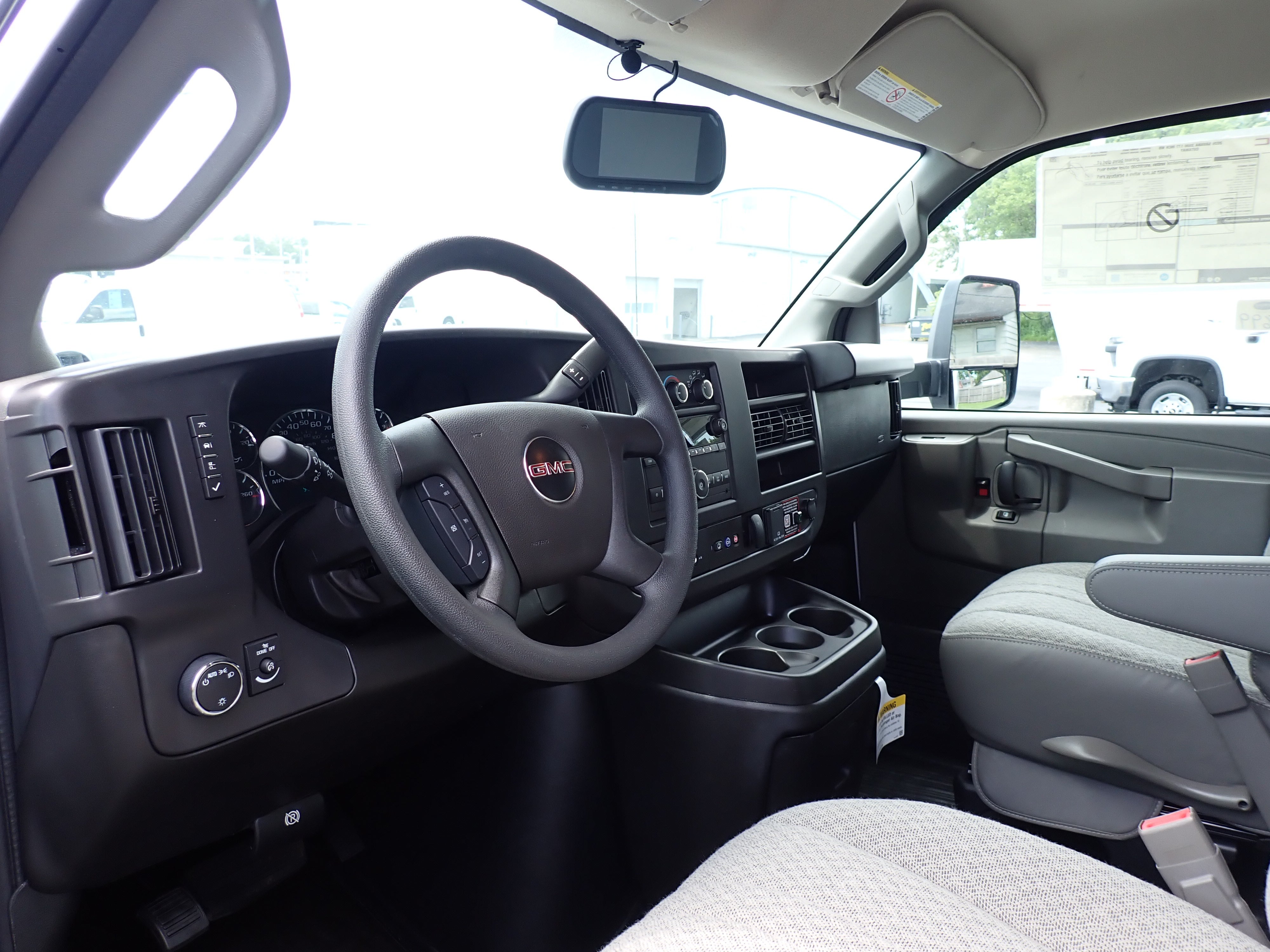 2026 GMC Savana Cutaway 3500 1WT