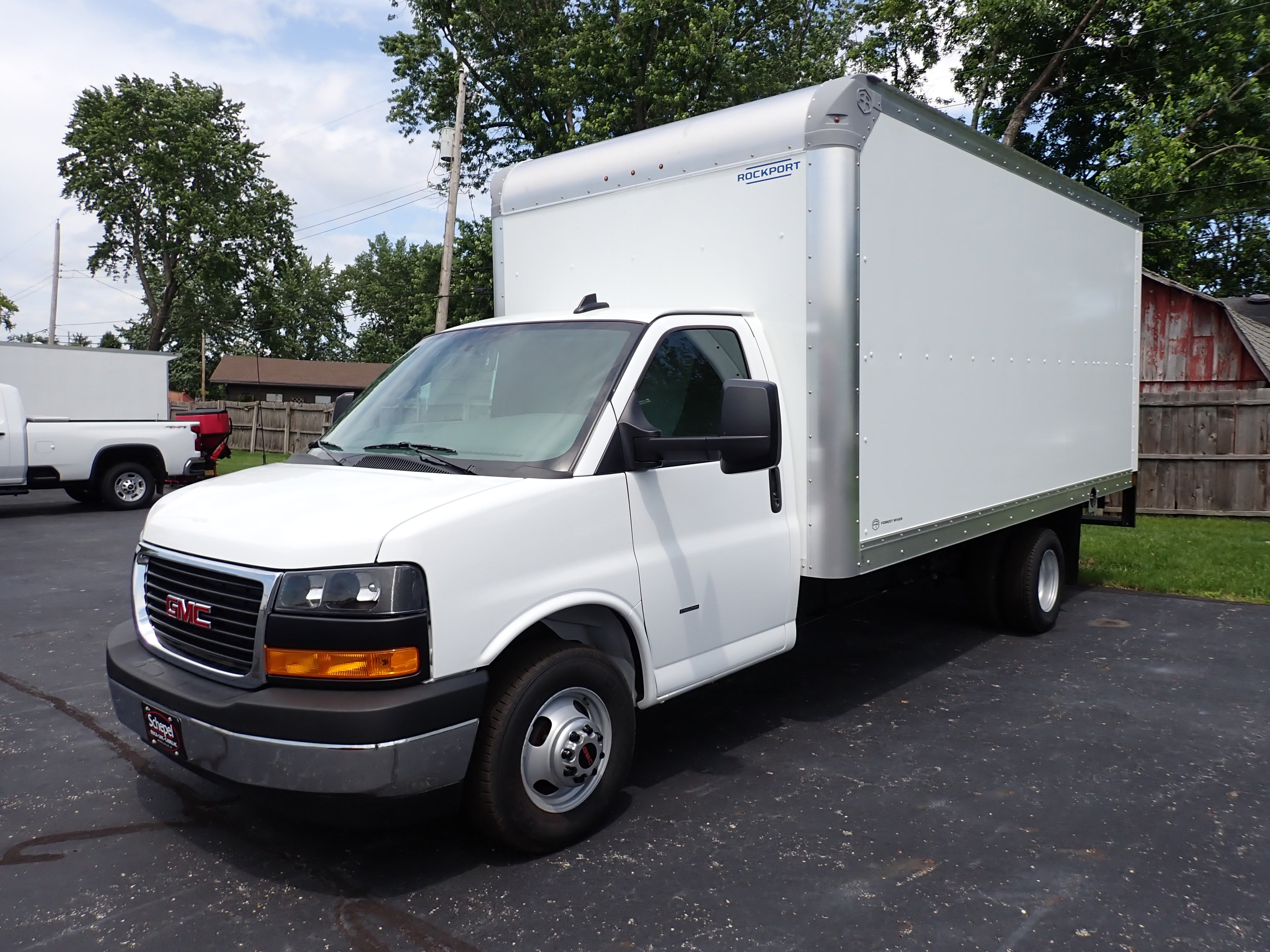 2026 GMC Savana Cutaway 3500 1WT