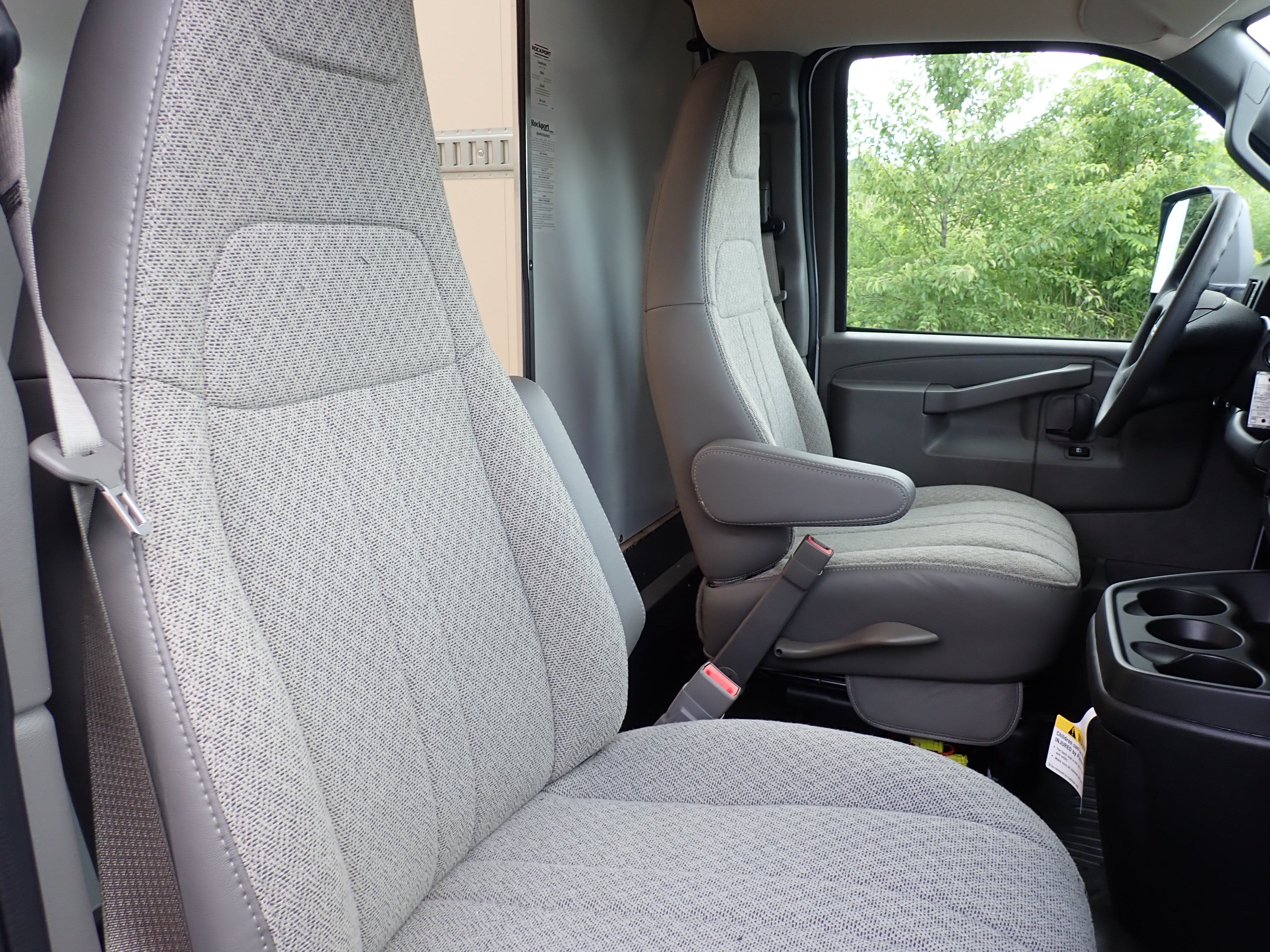2026 GMC Savana Cutaway 3500 1WT