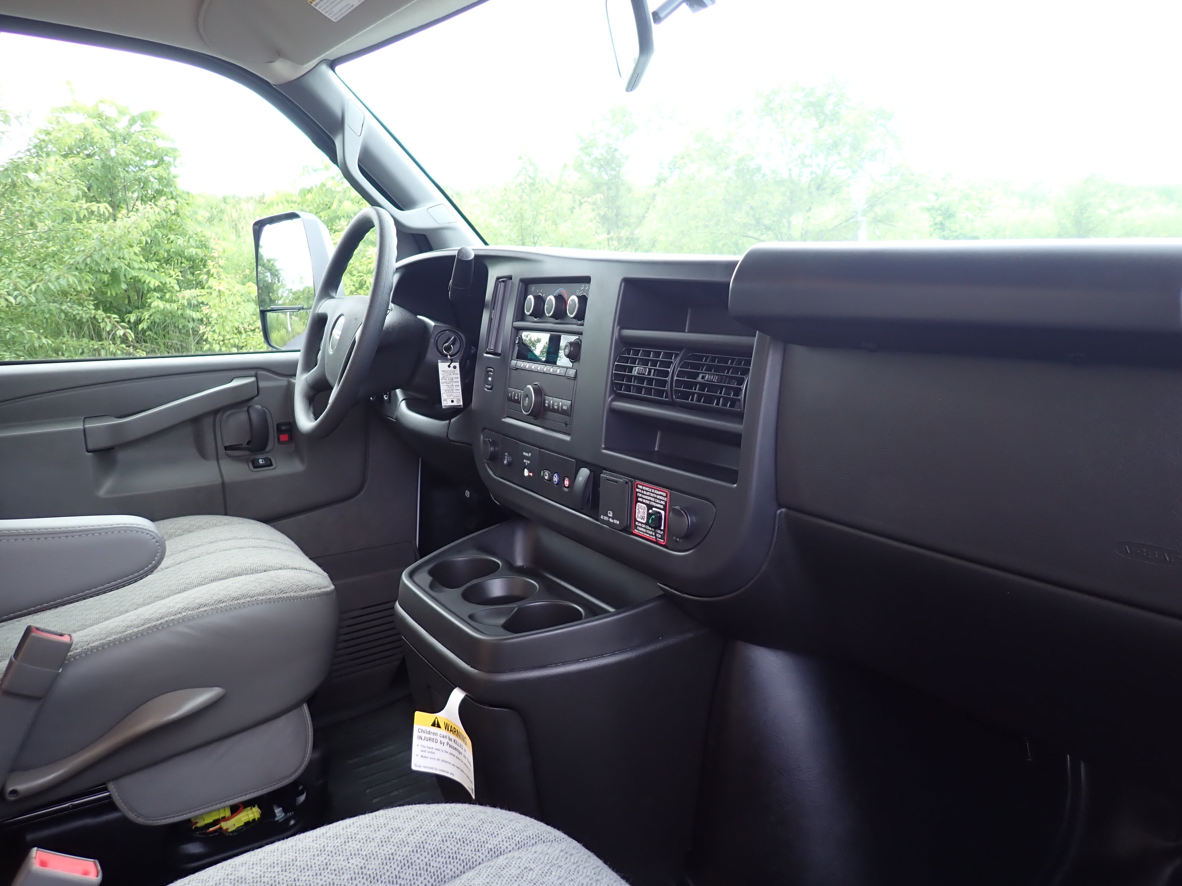 2026 GMC Savana Cutaway 3500 1WT