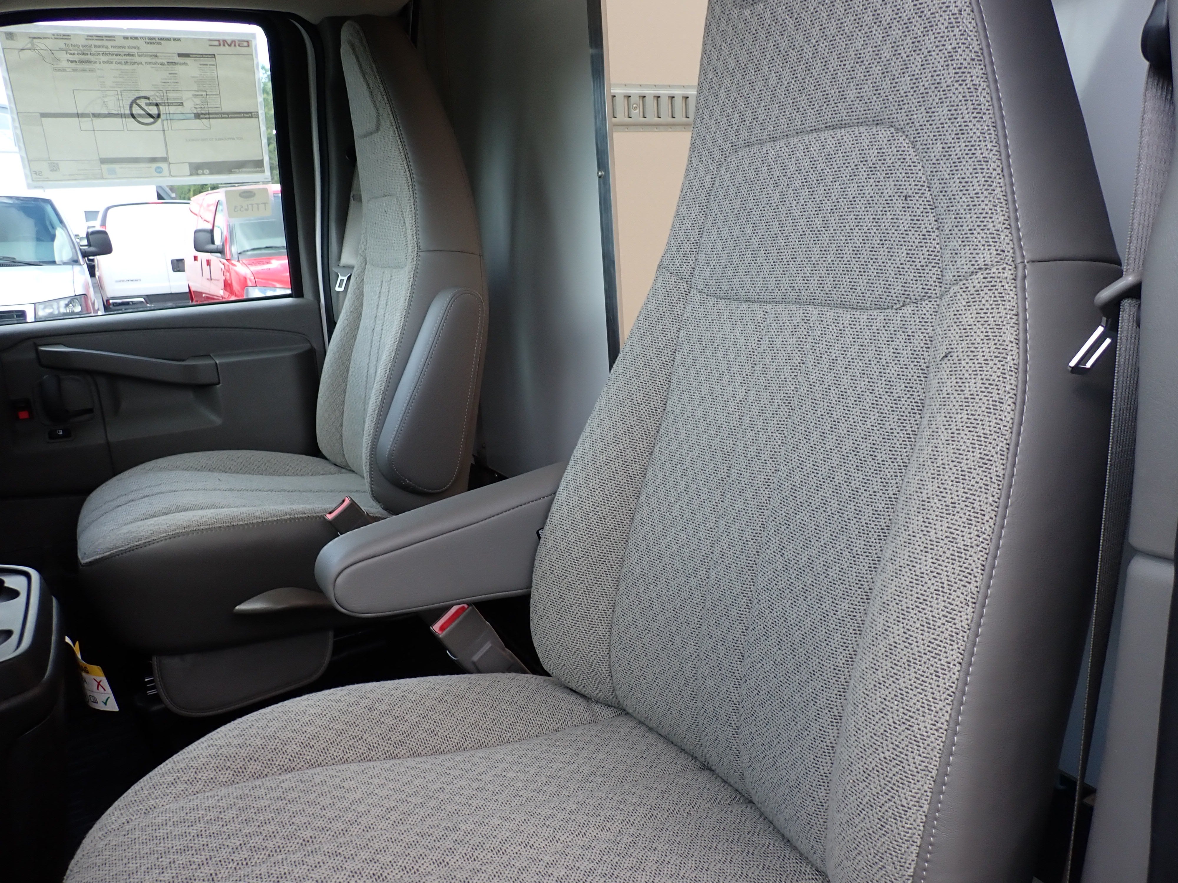 2026 GMC Savana Cutaway 3500 1WT
