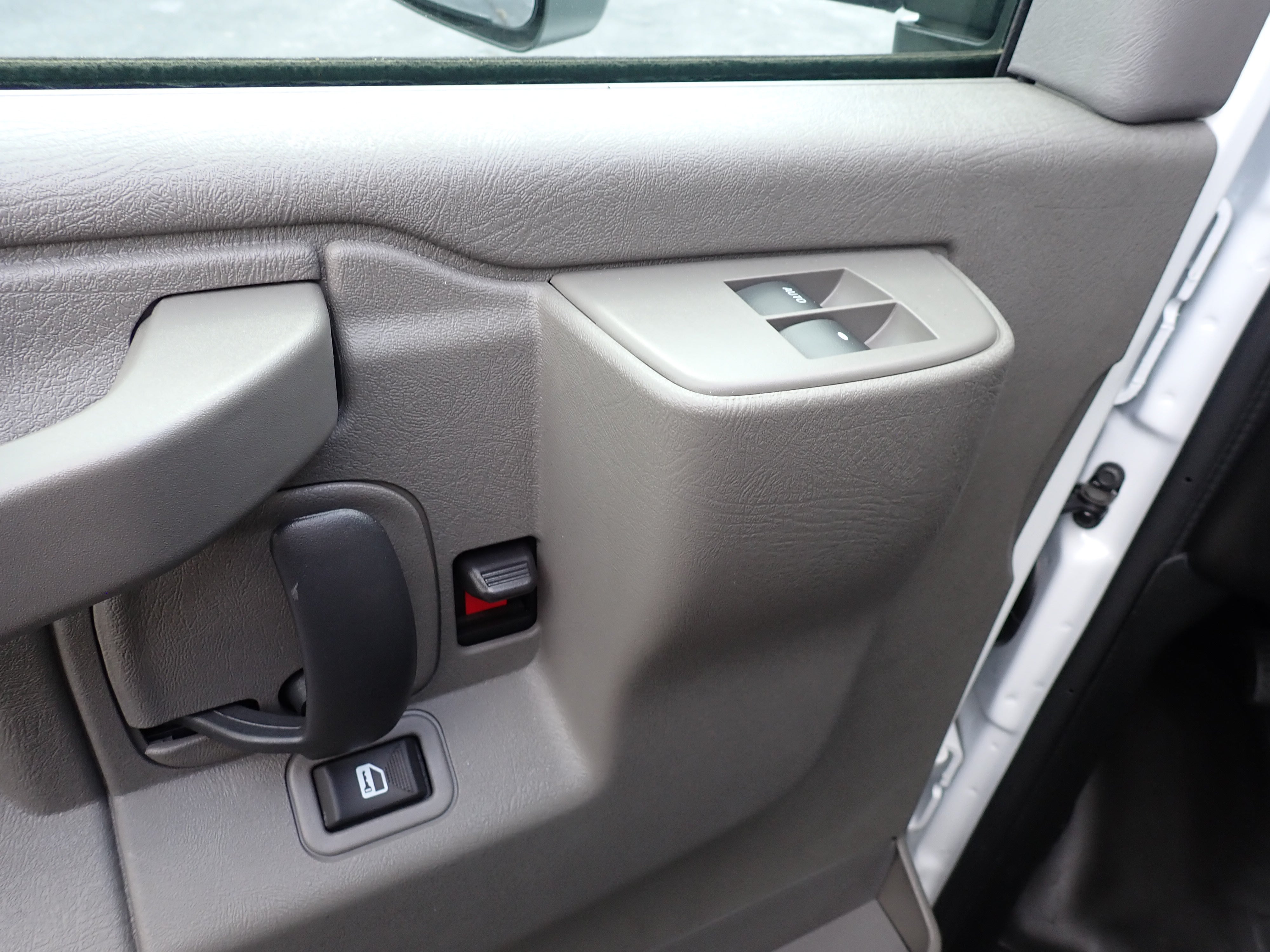 2026 GMC Savana Cutaway 3500 1WT