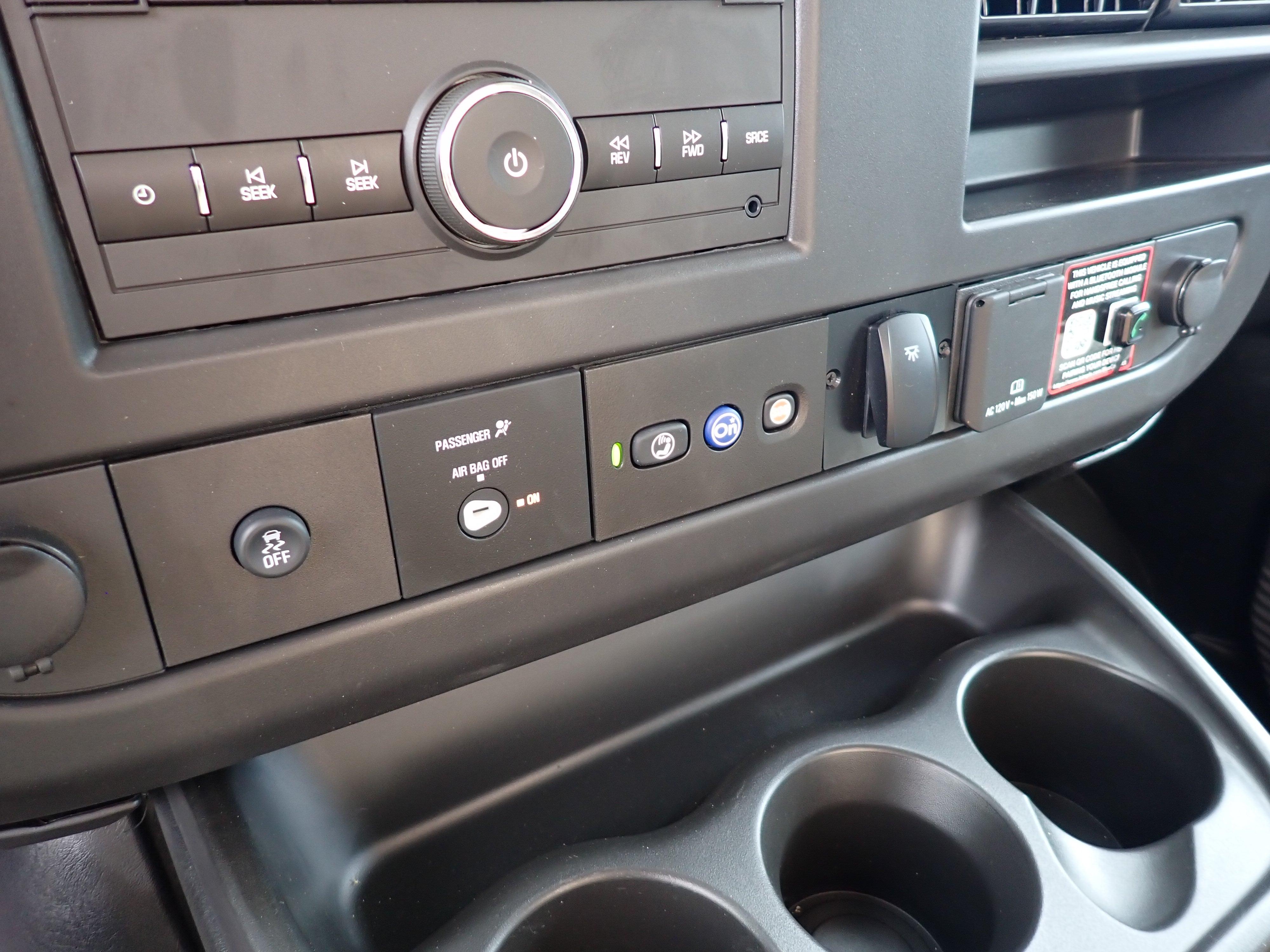 2026 GMC Savana Cutaway 3500 1WT