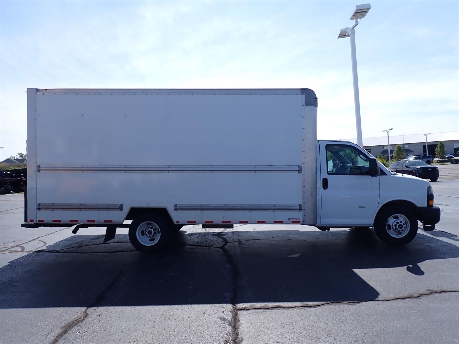 2018 GMC Savana Cutaway 3500 VAN 159"