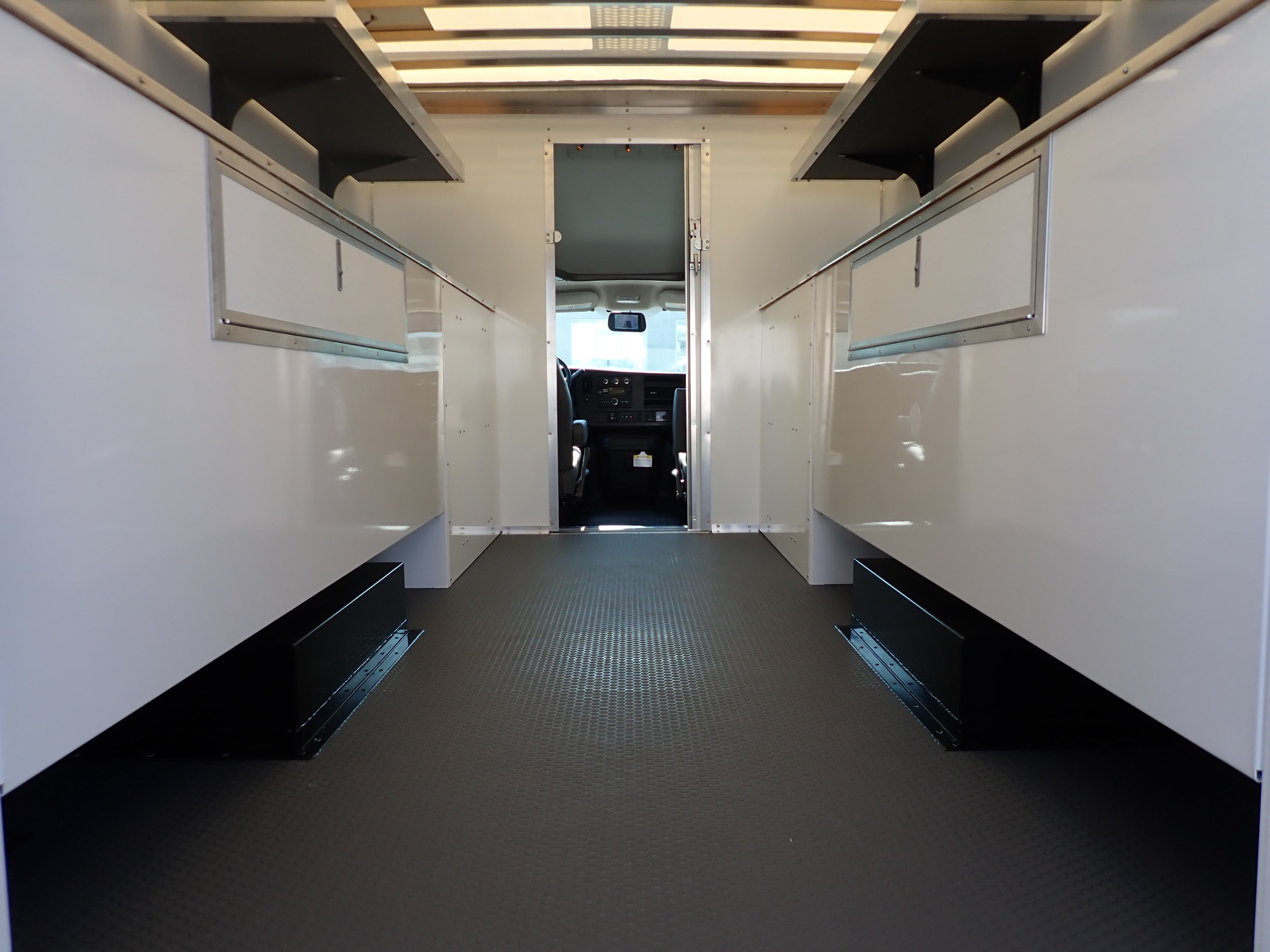 2026 GMC Savana Cutaway 4500 2WT