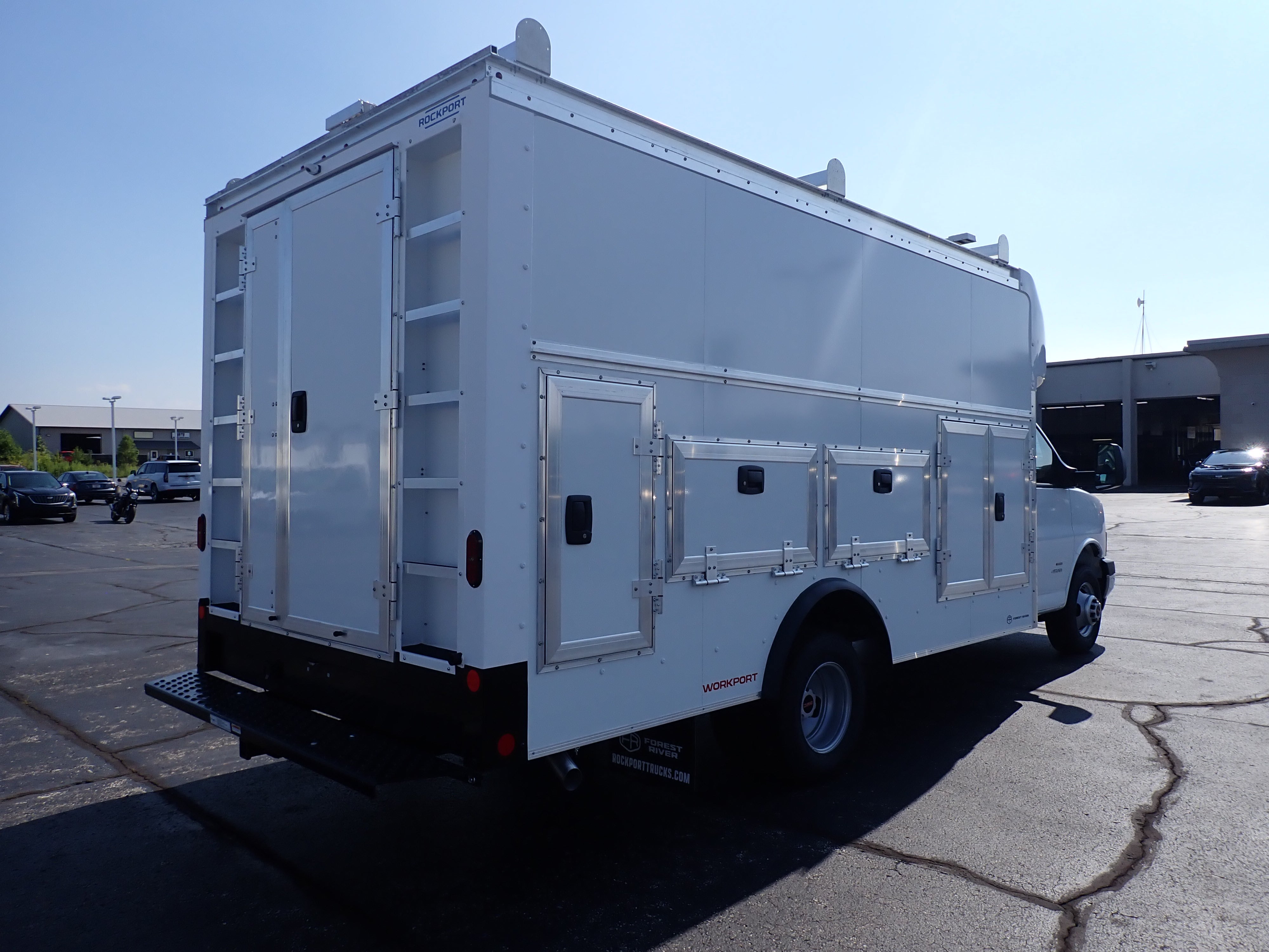 2026 GMC Savana Cutaway 4500 2WT