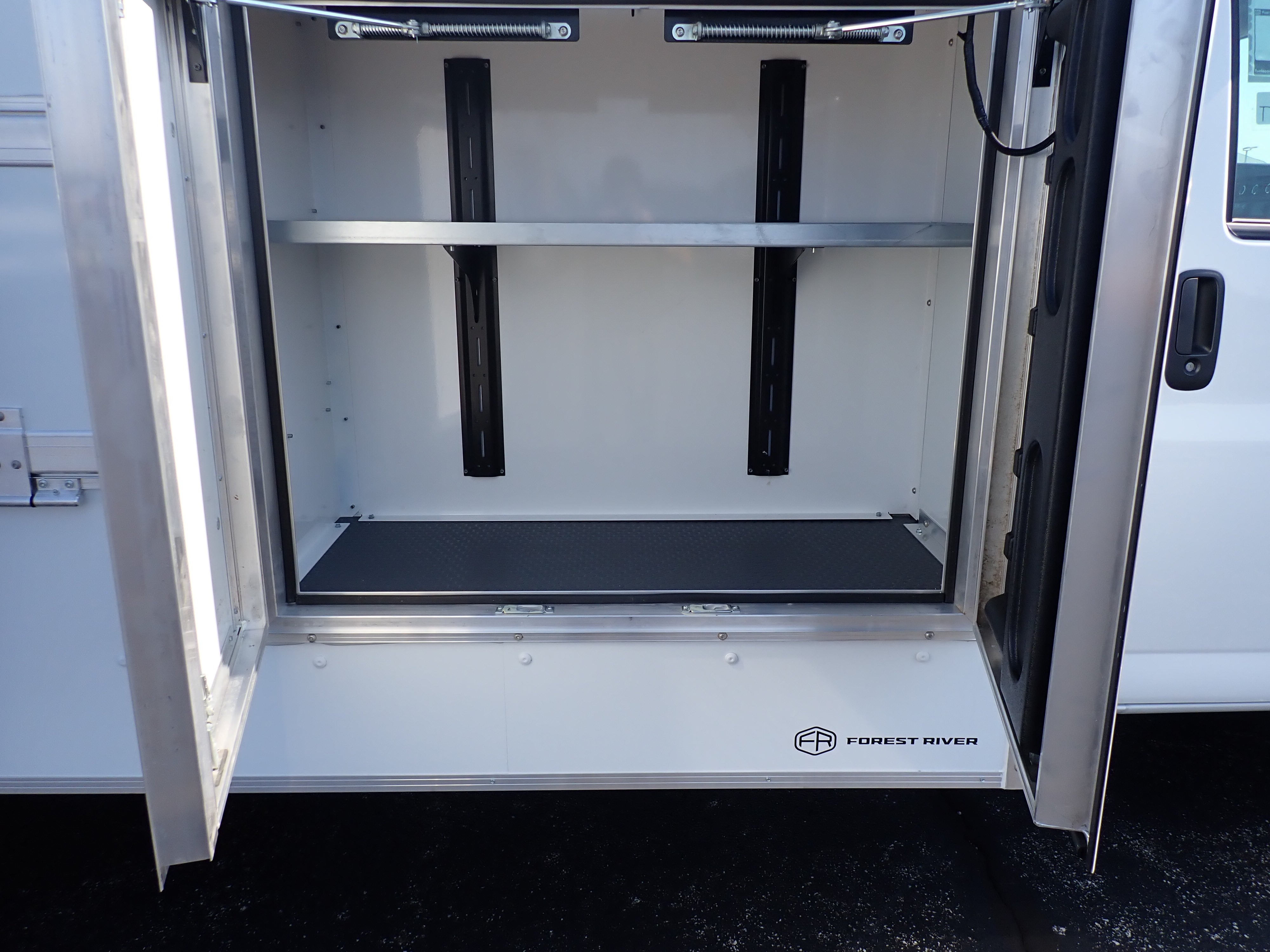 2026 GMC Savana Cutaway 4500 2WT