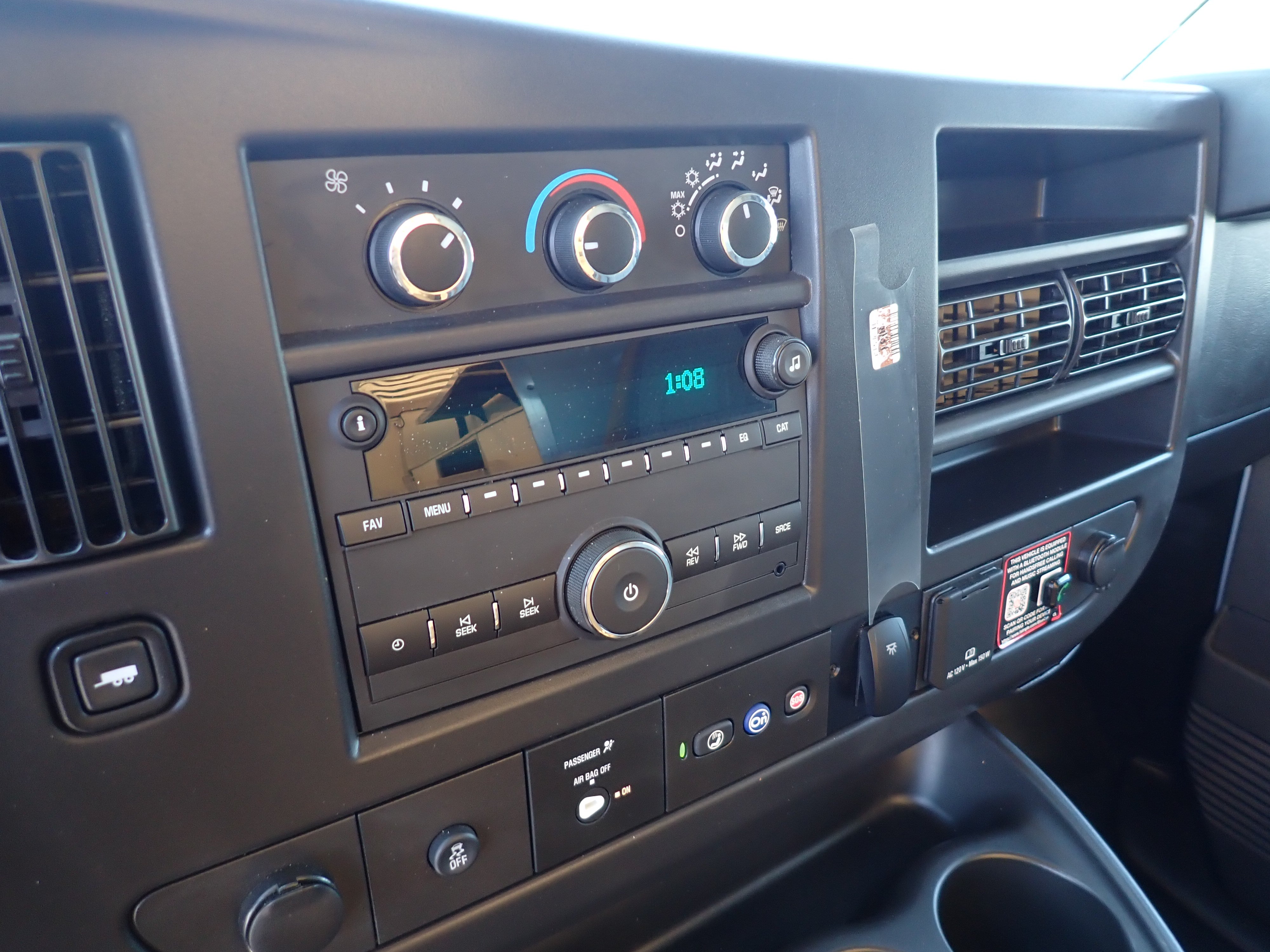 2026 GMC Savana Cutaway 4500 2WT