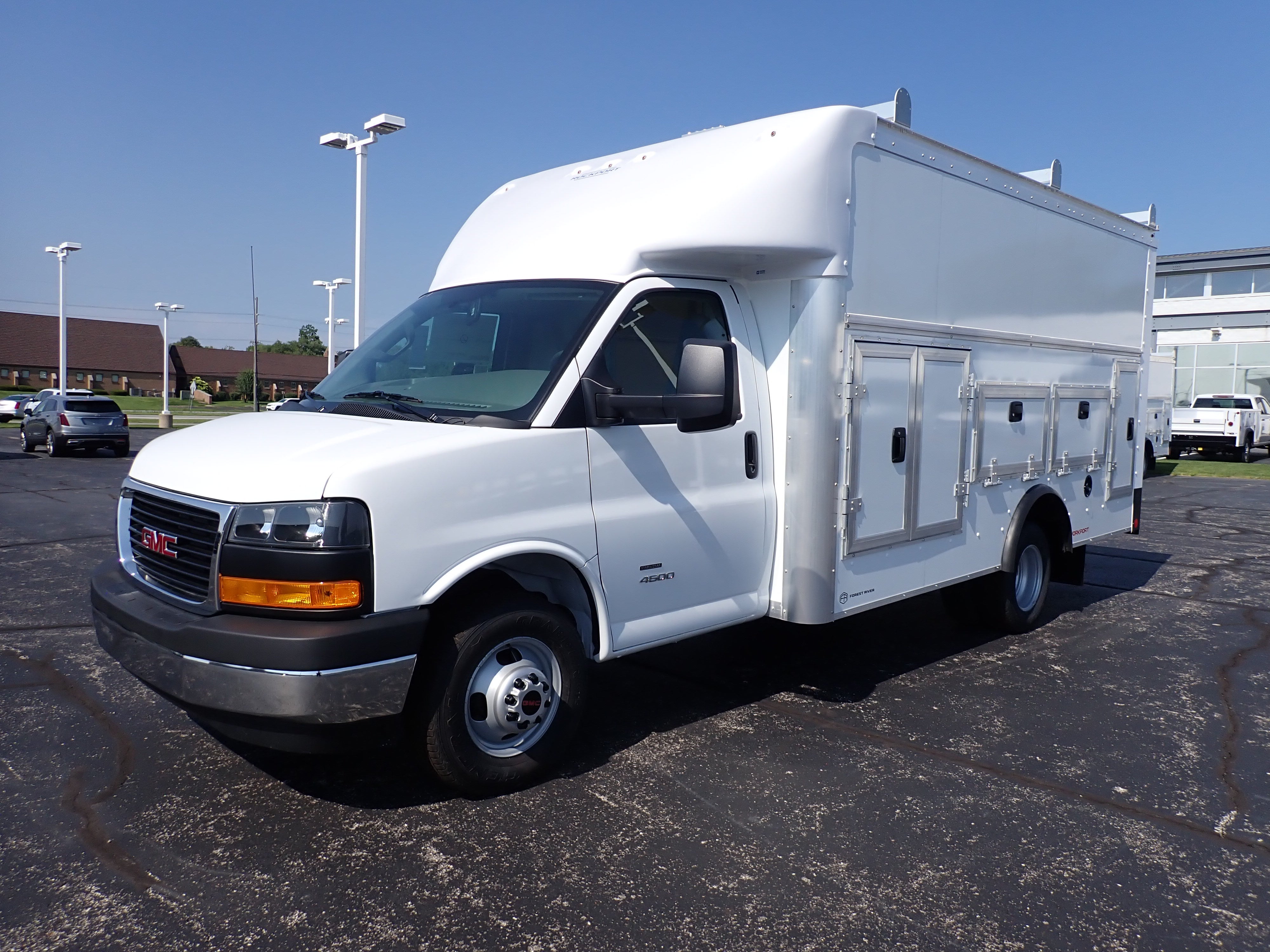 2026 GMC Savana Cutaway 4500 2WT