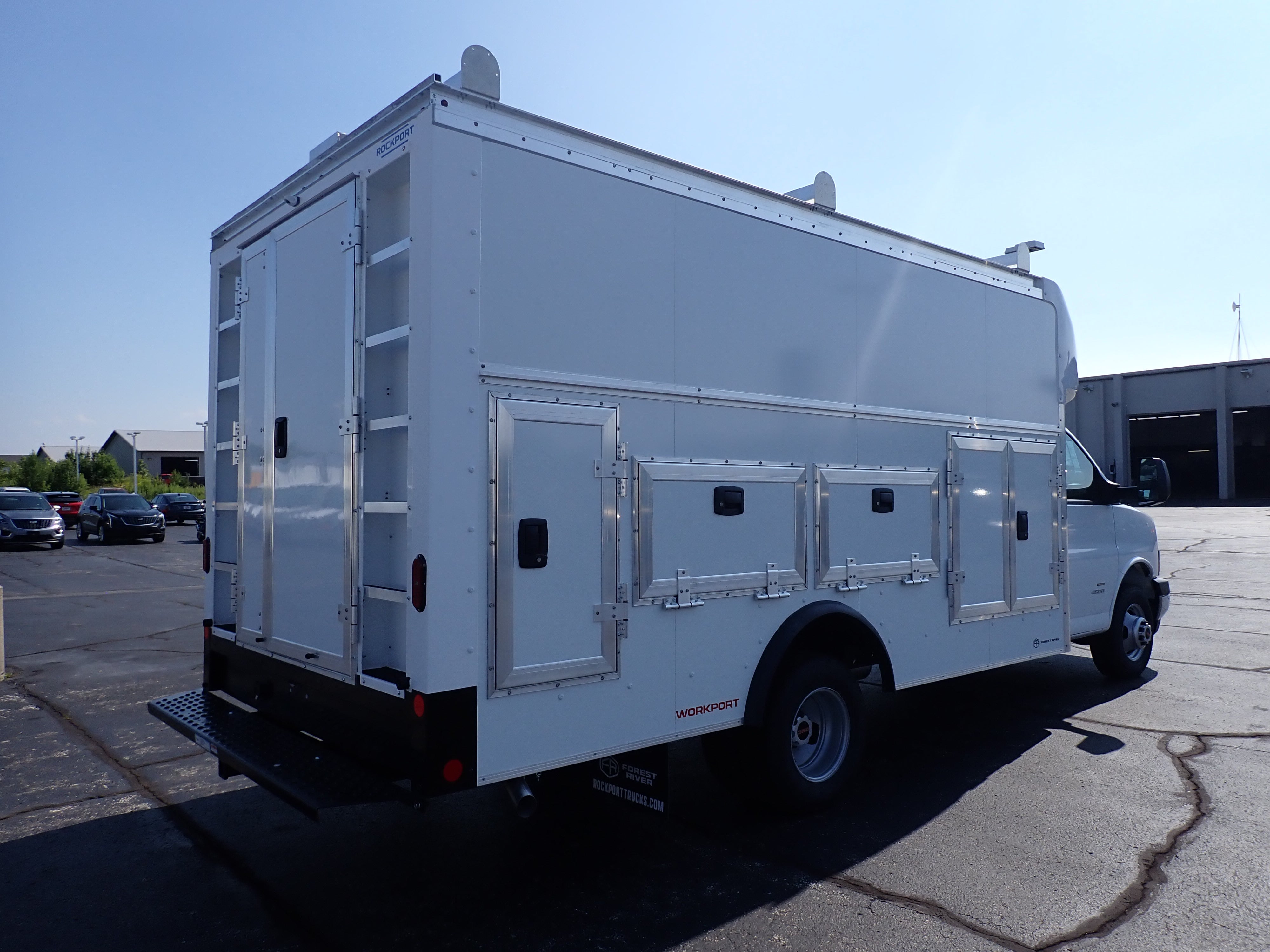 2026 GMC Savana Cutaway 4500 2WT