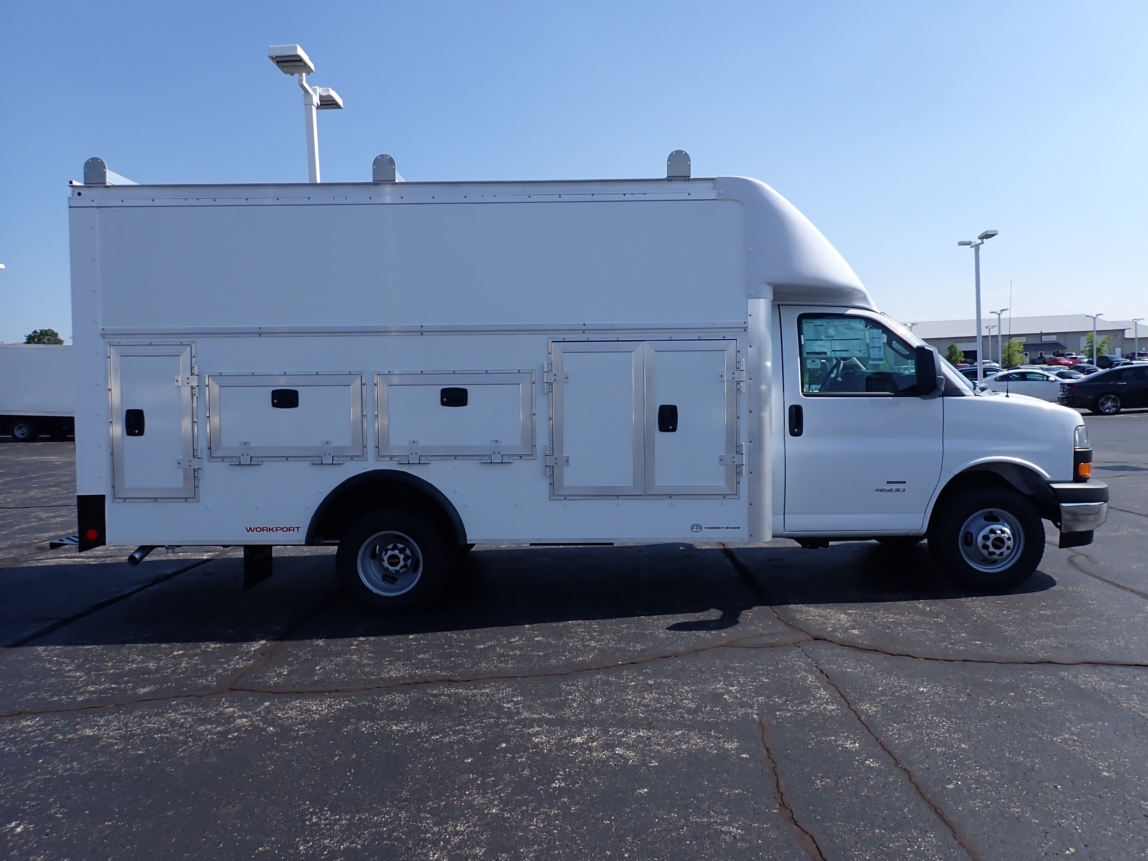 2026 GMC Savana Cutaway 4500 2WT