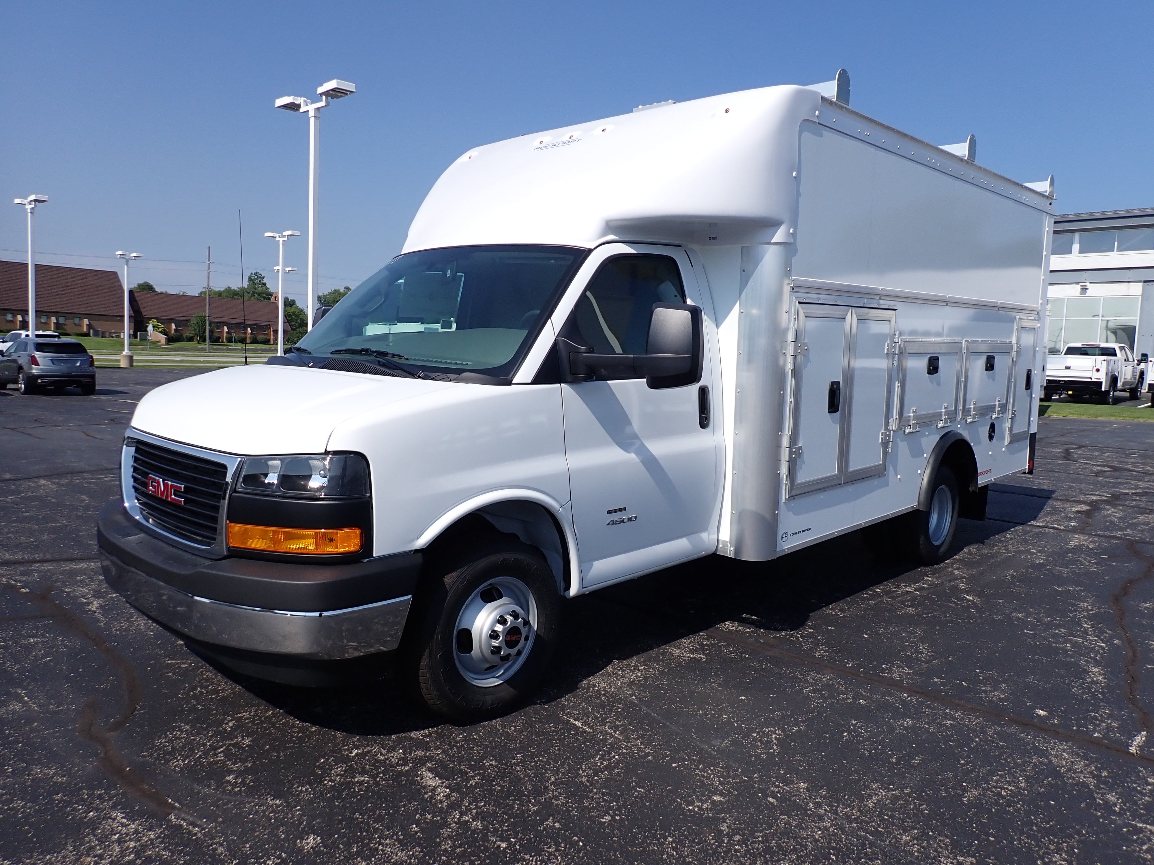 2026 GMC Savana Cutaway 4500 2WT