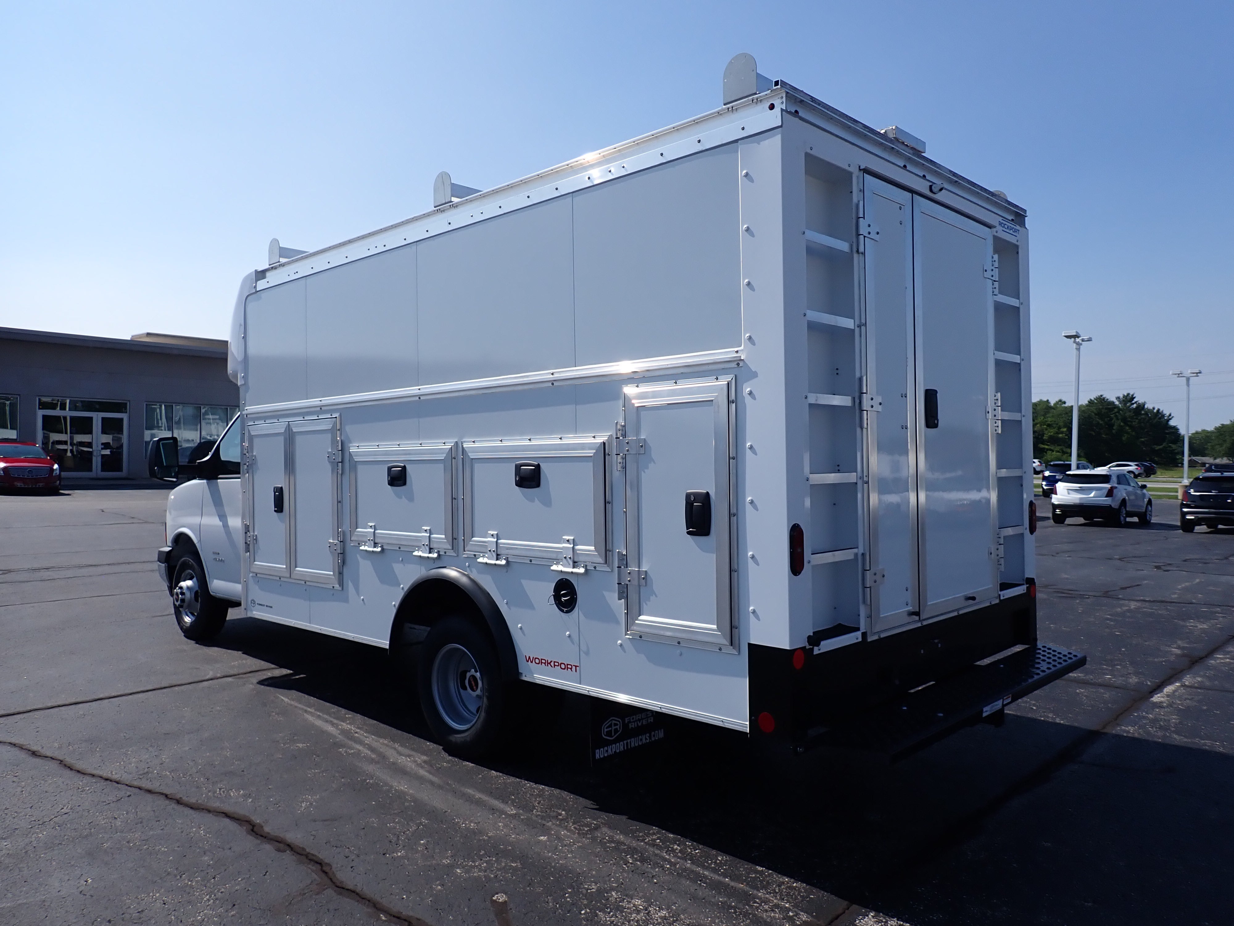 2026 GMC Savana Cutaway 4500 2WT