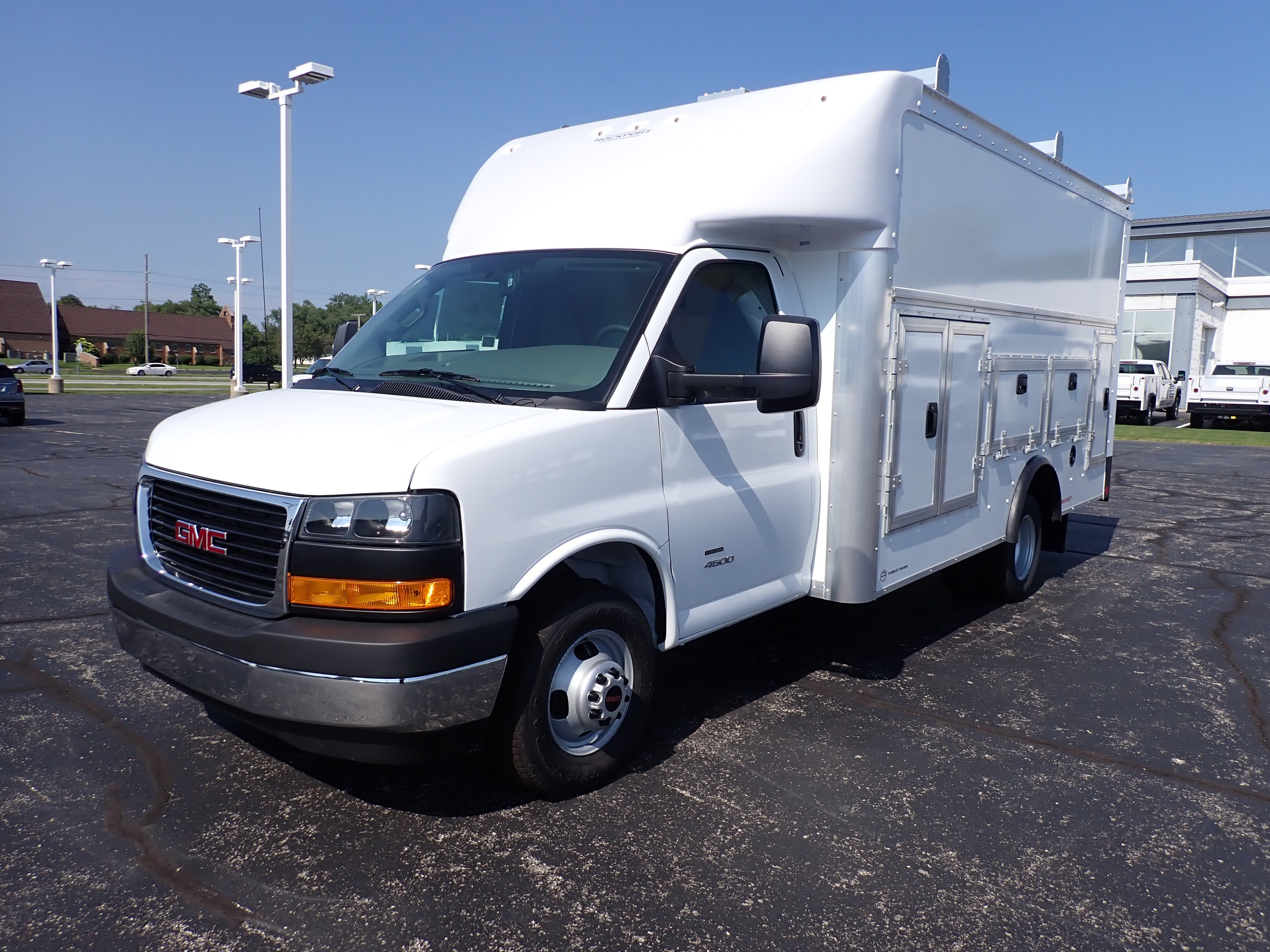 2026 GMC Savana Cutaway 4500 2WT