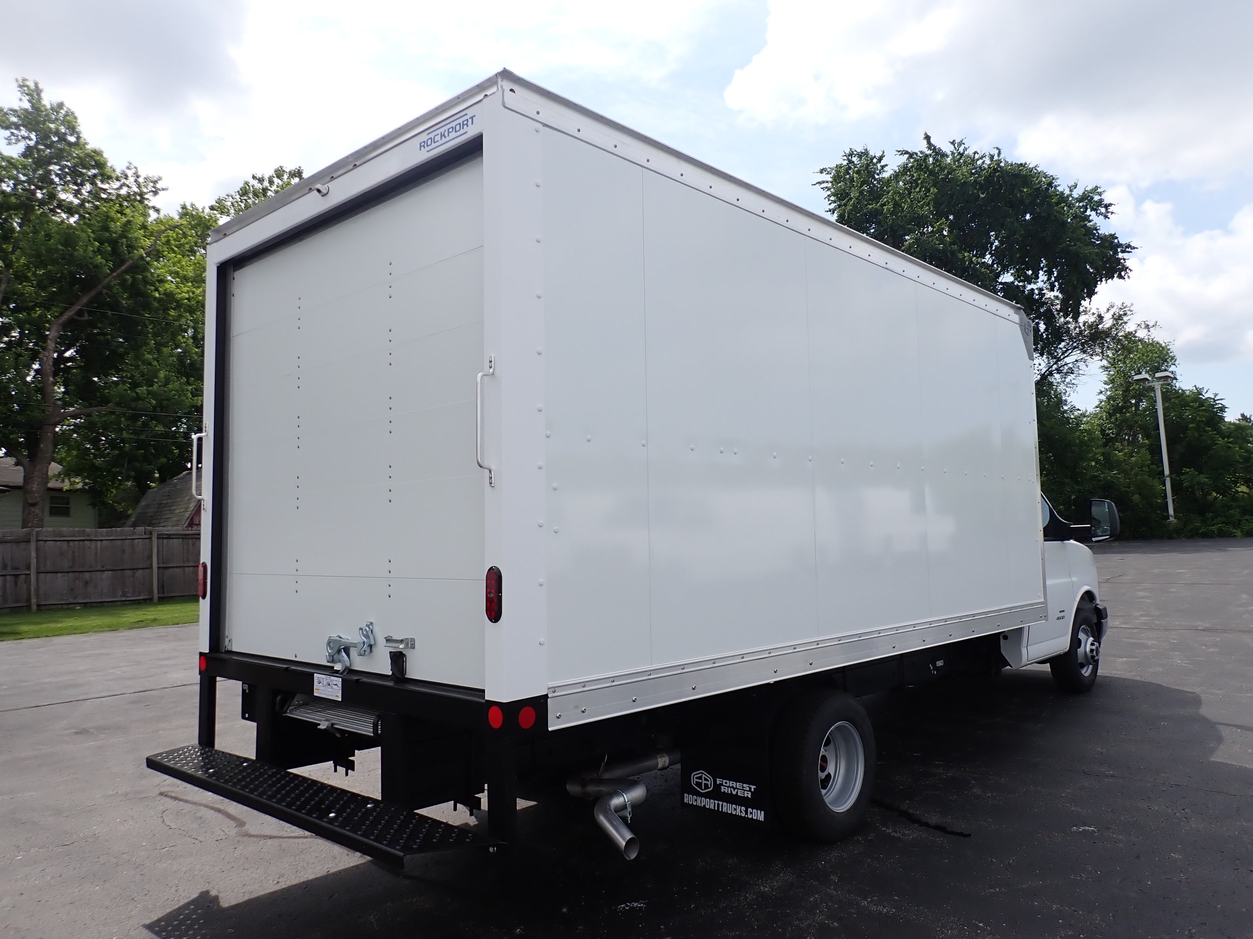 2026 GMC Savana Cutaway 4500 2WT