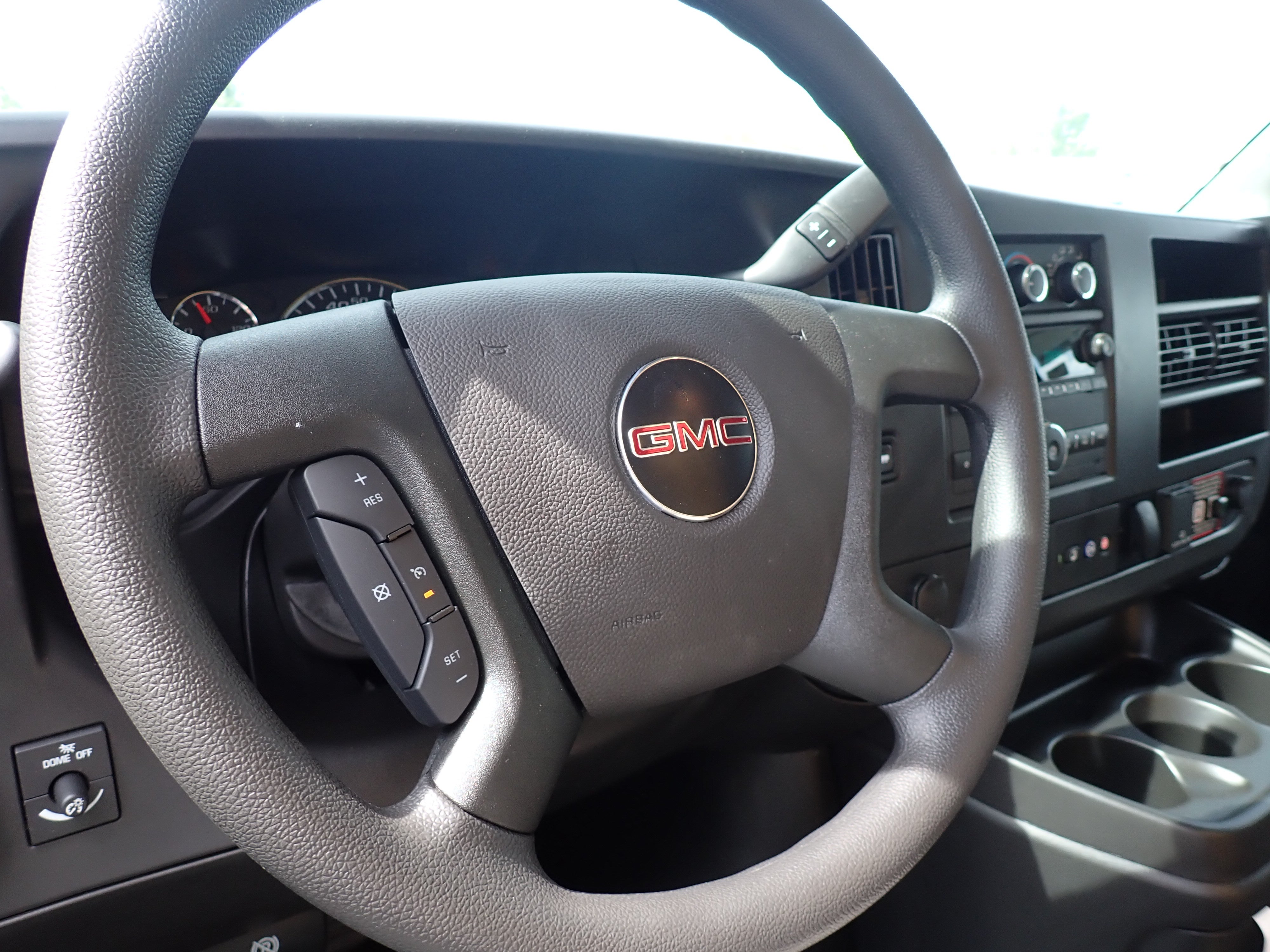 2026 GMC Savana Cutaway 4500 2WT