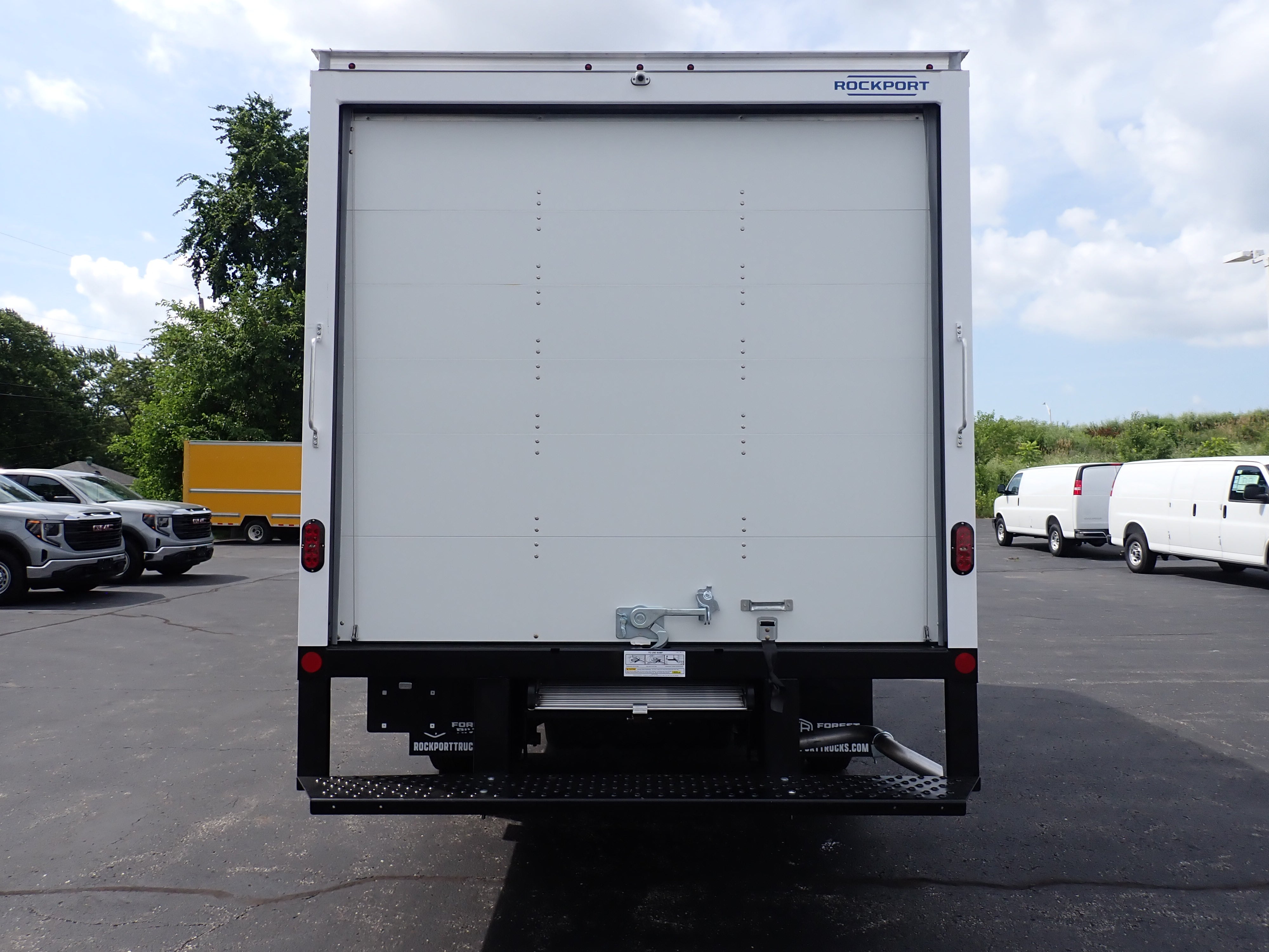 2026 GMC Savana Cutaway 4500 2WT