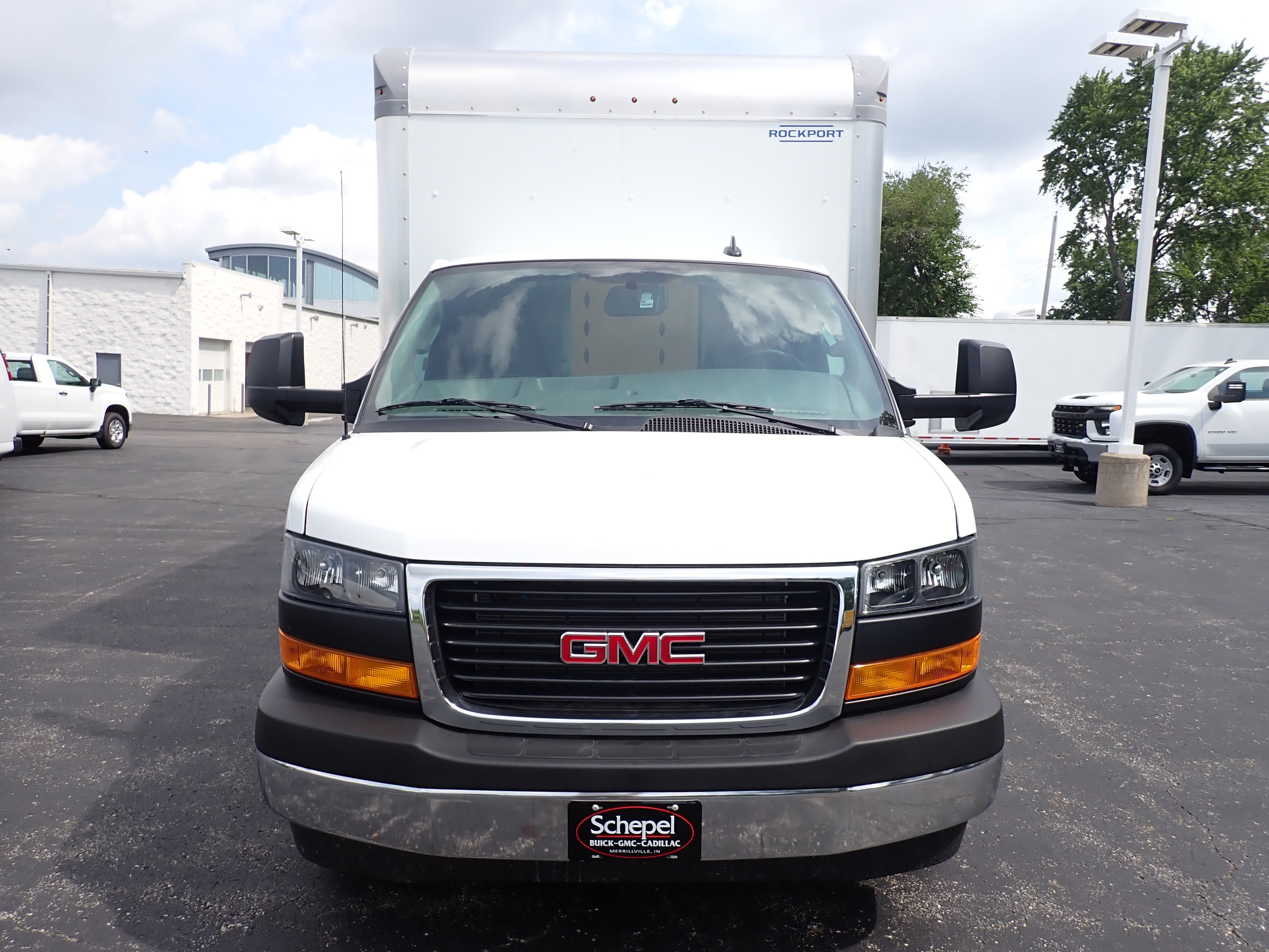 2026 GMC Savana Cutaway 4500 2WT