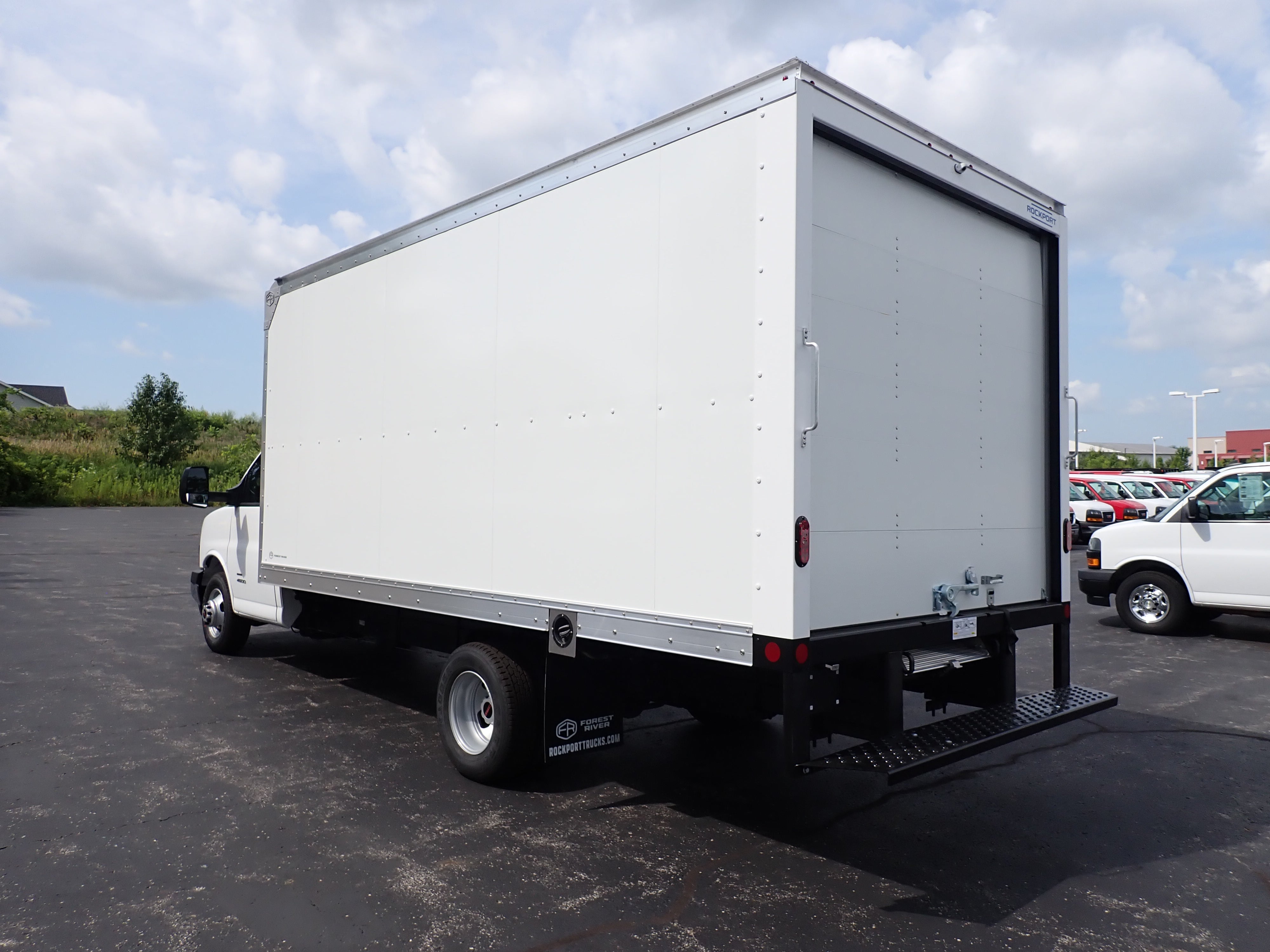 2026 GMC Savana Cutaway 4500 2WT