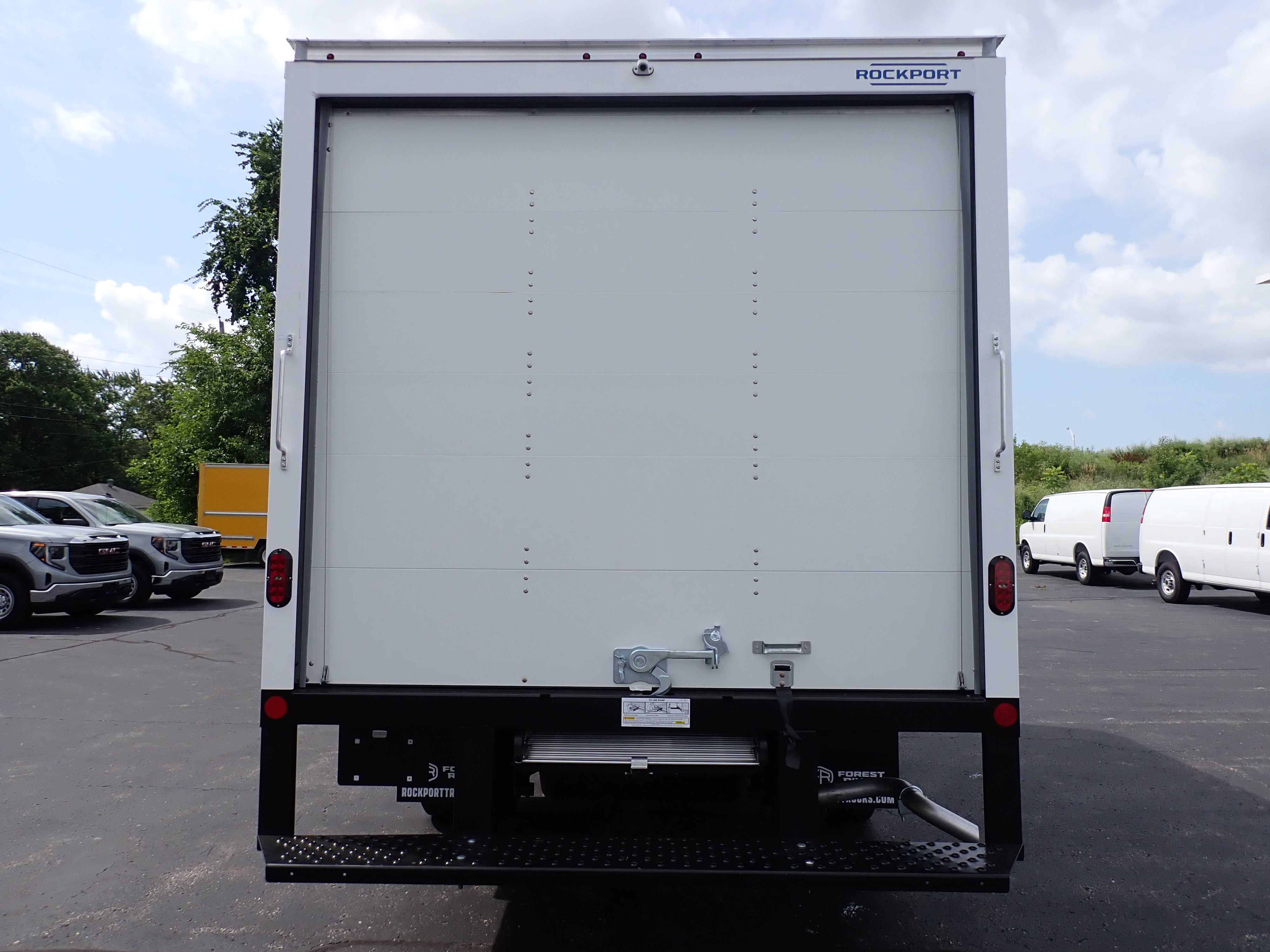 2026 GMC Savana Cutaway 4500 2WT