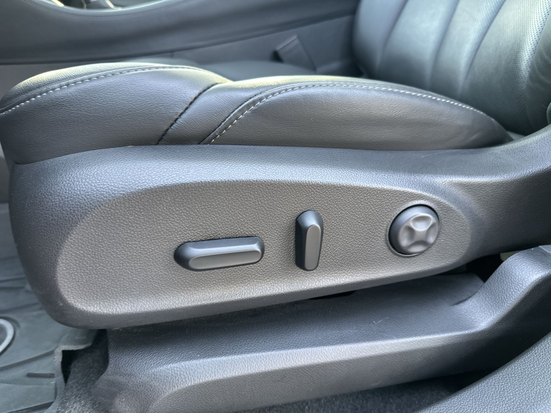 2020 Buick Envision Essence Group